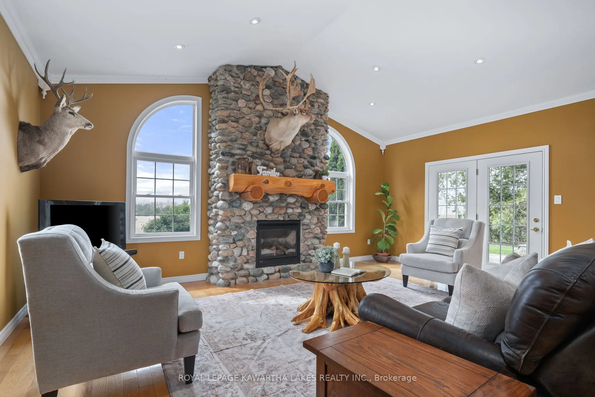 890 Woodville Road