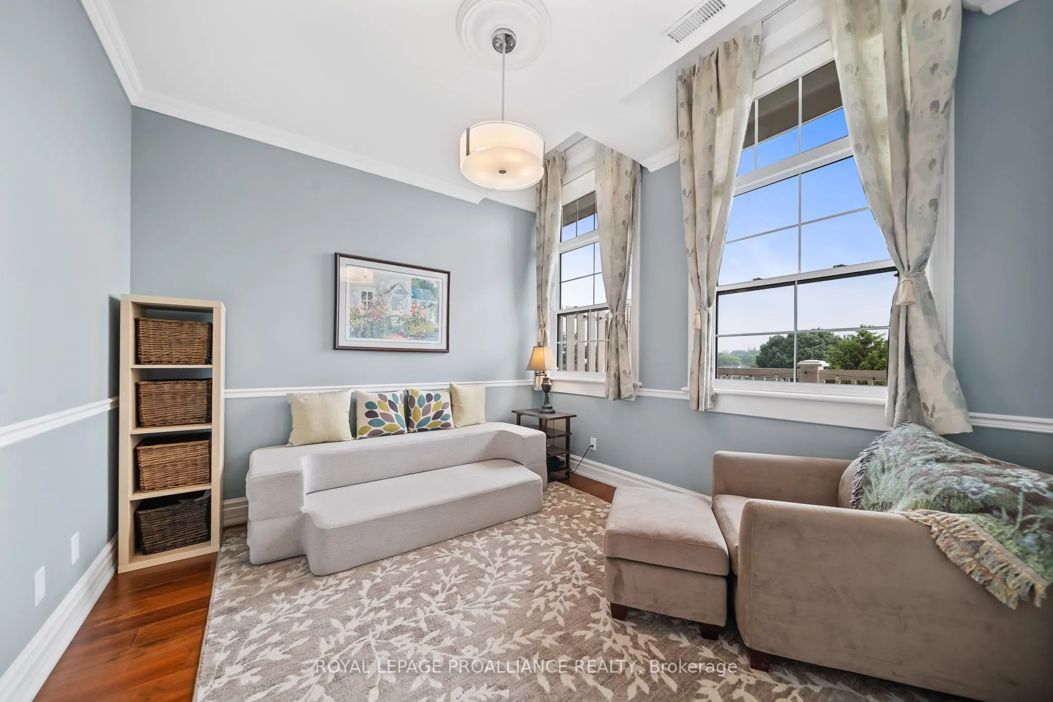 323 George Street, #403
