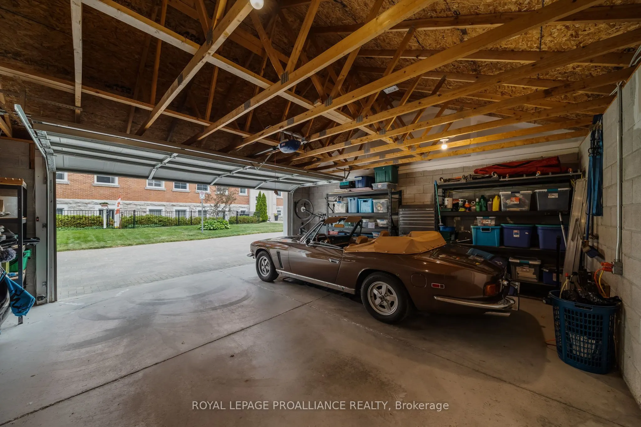 323 George Street, #403