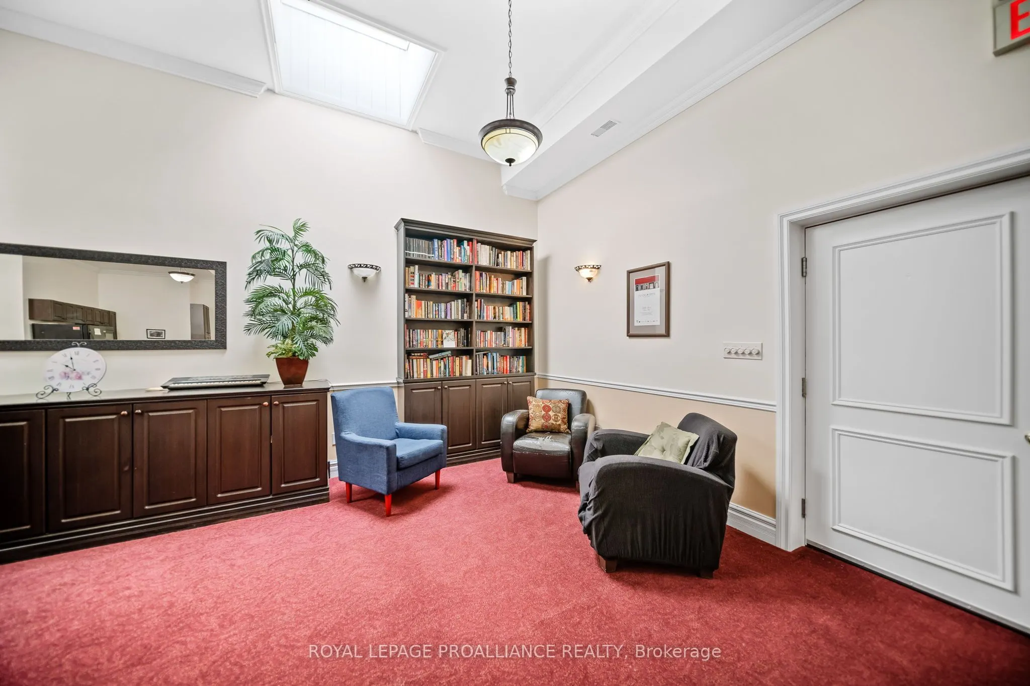 323 George Street, #403
