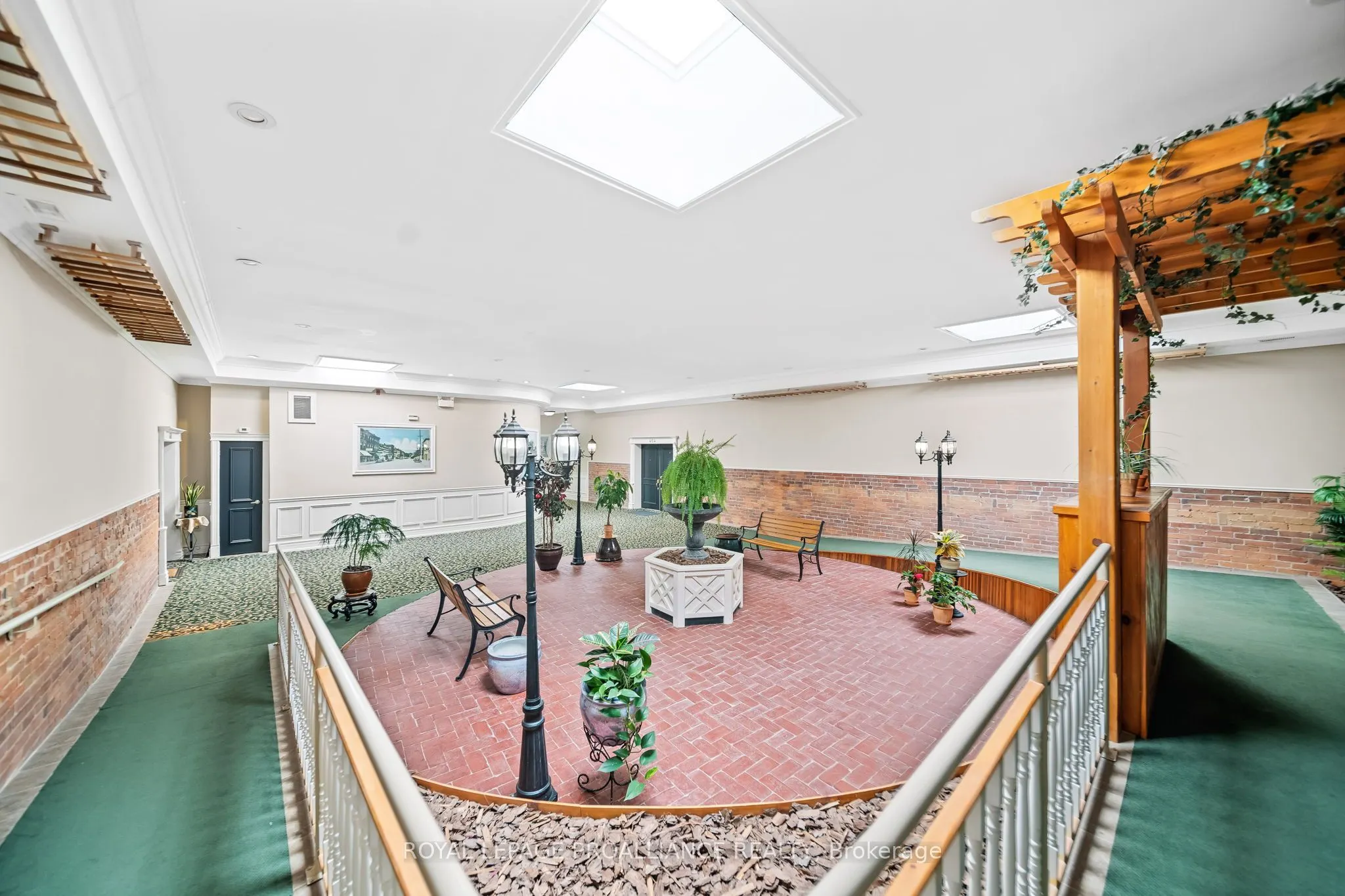 323 George Street, #403