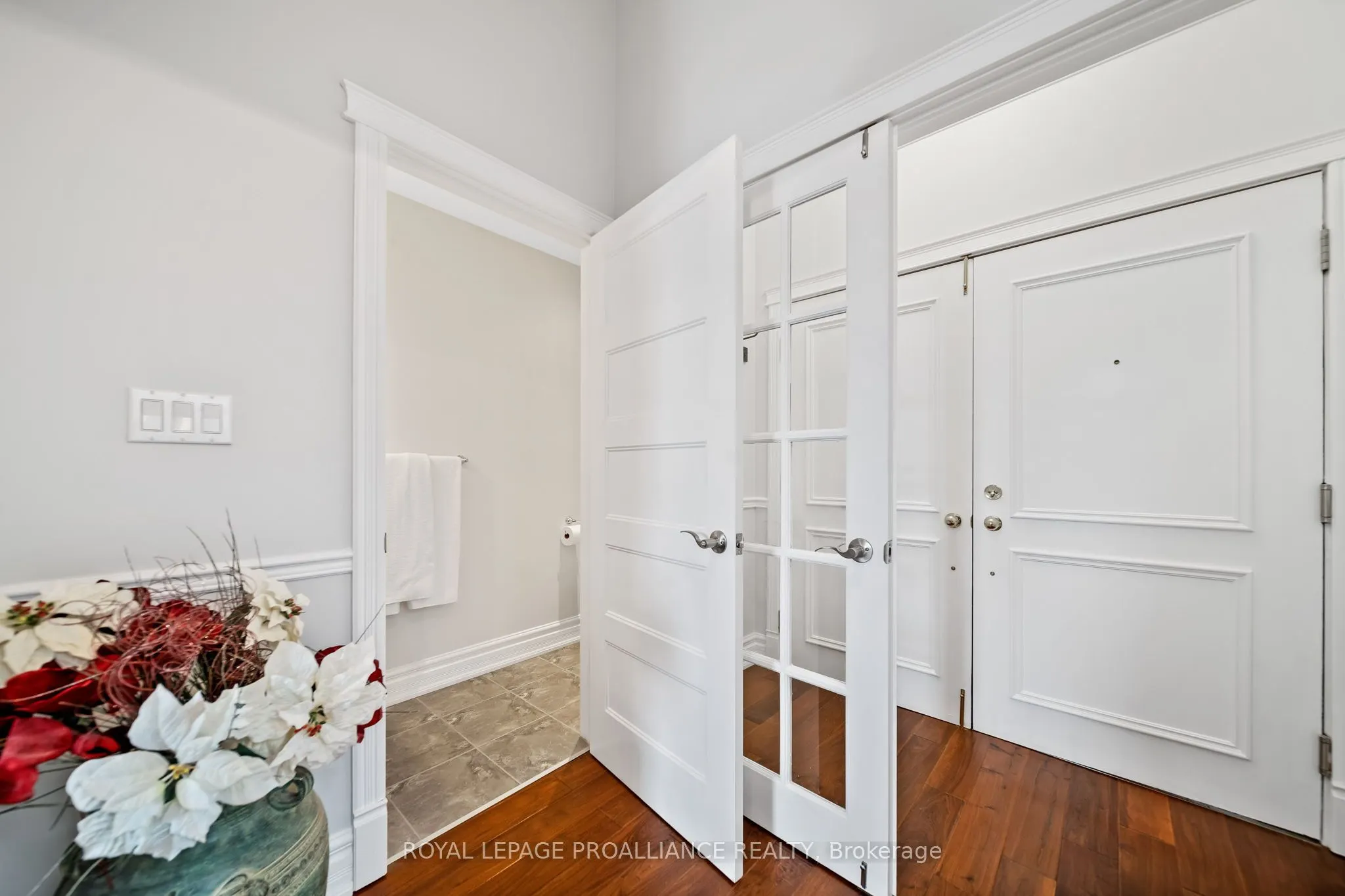 323 George Street, #403