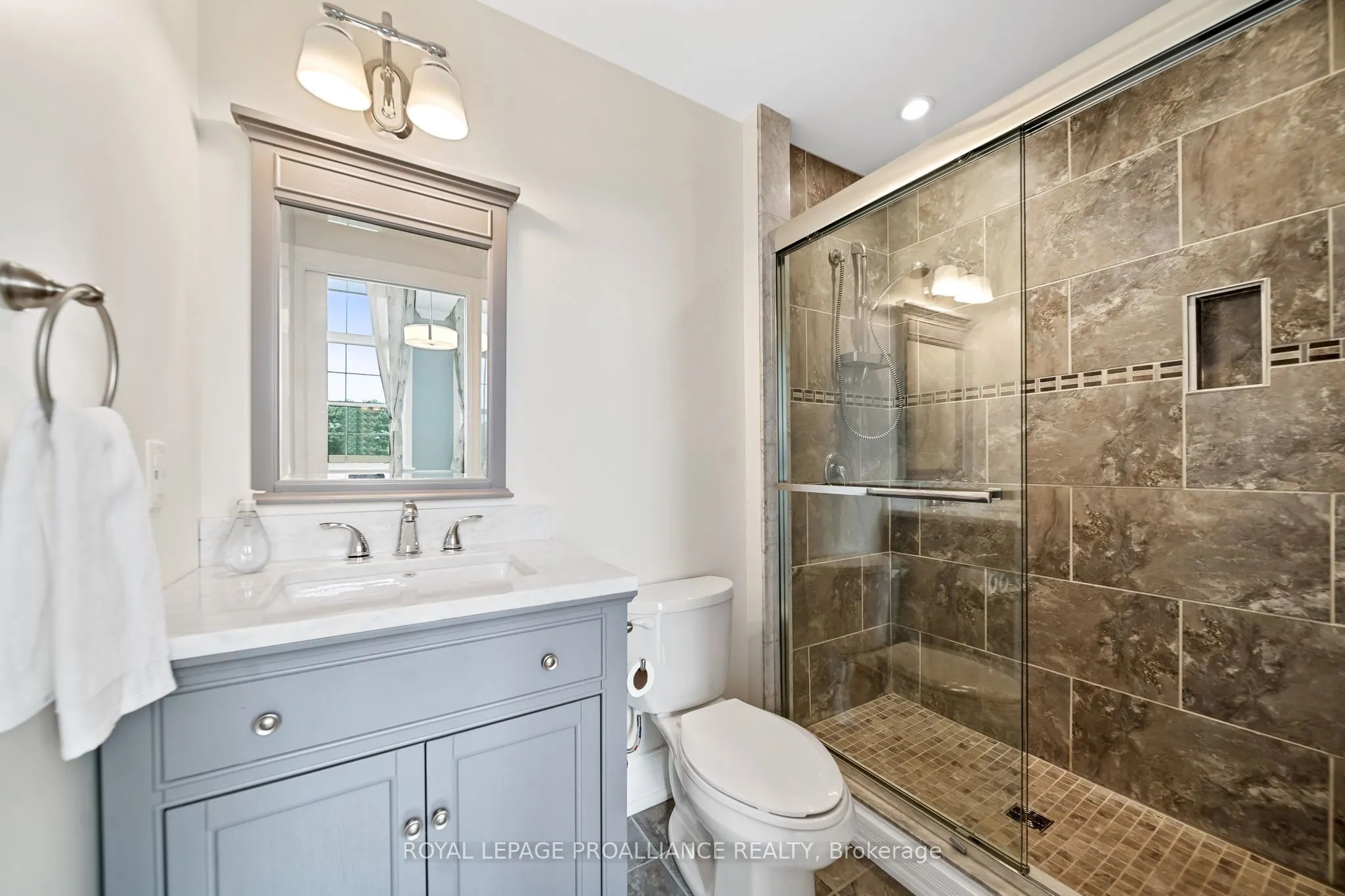 323 George Street, #403