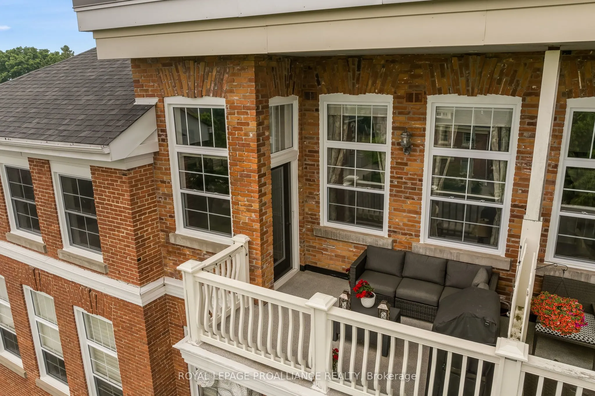 323 George Street, #403