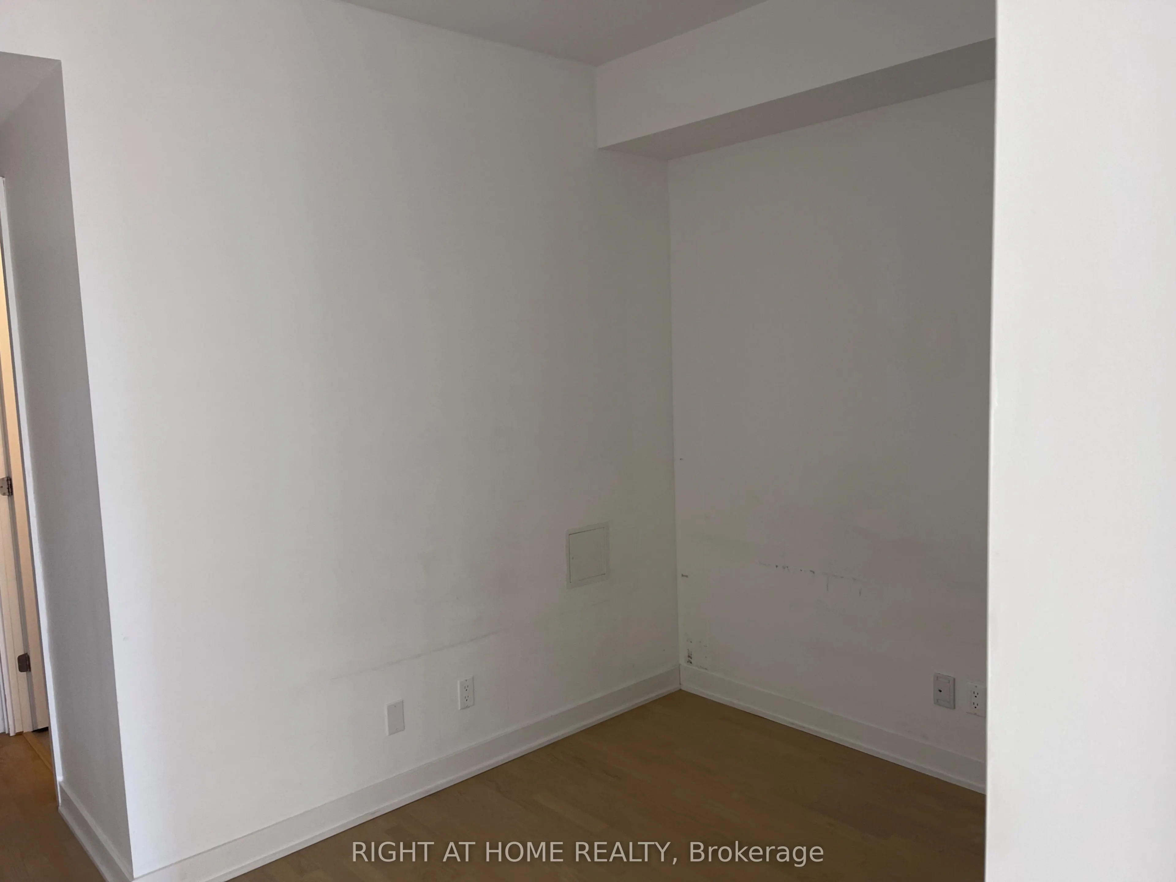 203 CATHERINE Street #705
