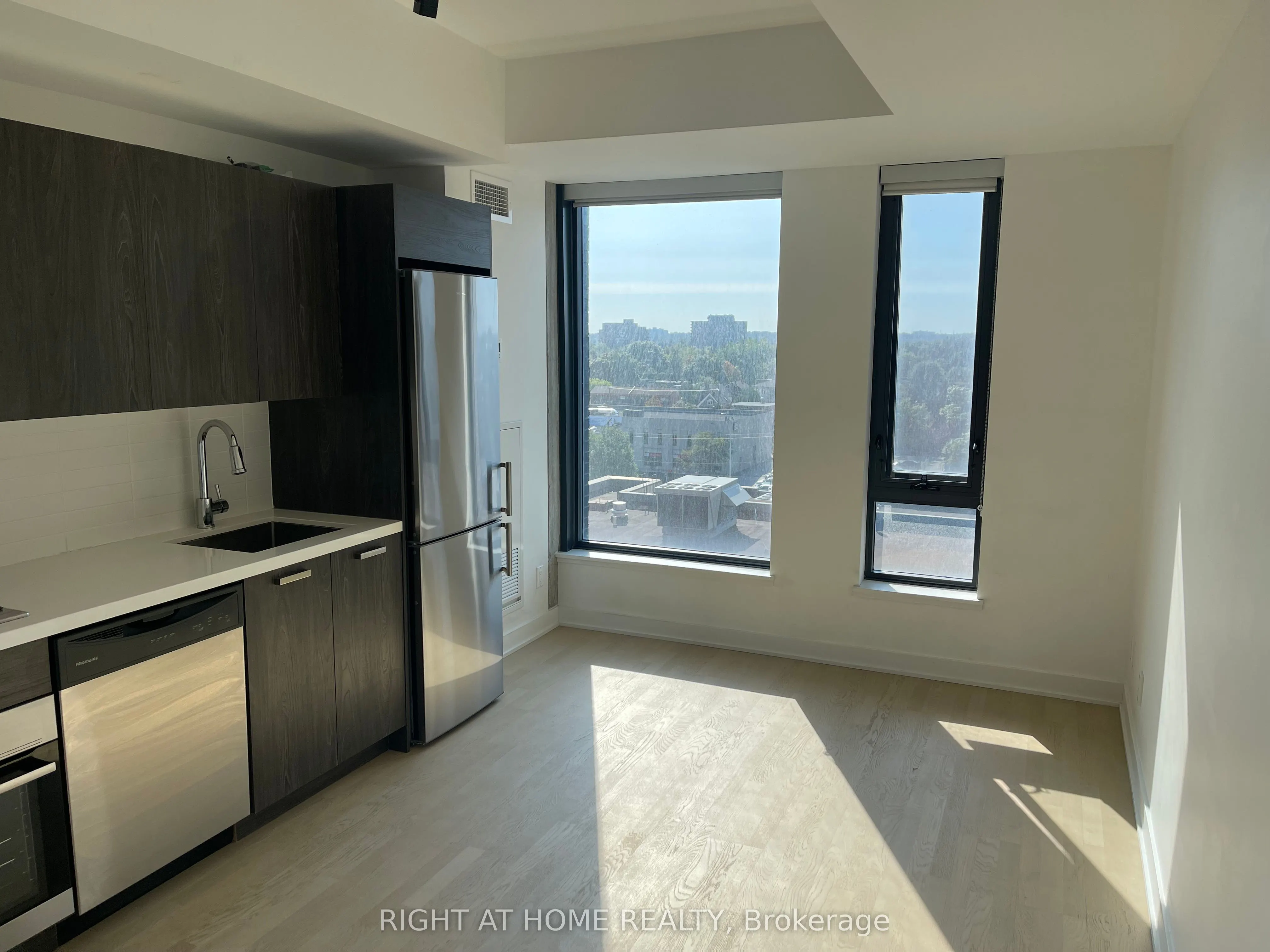 203 CATHERINE Street #705