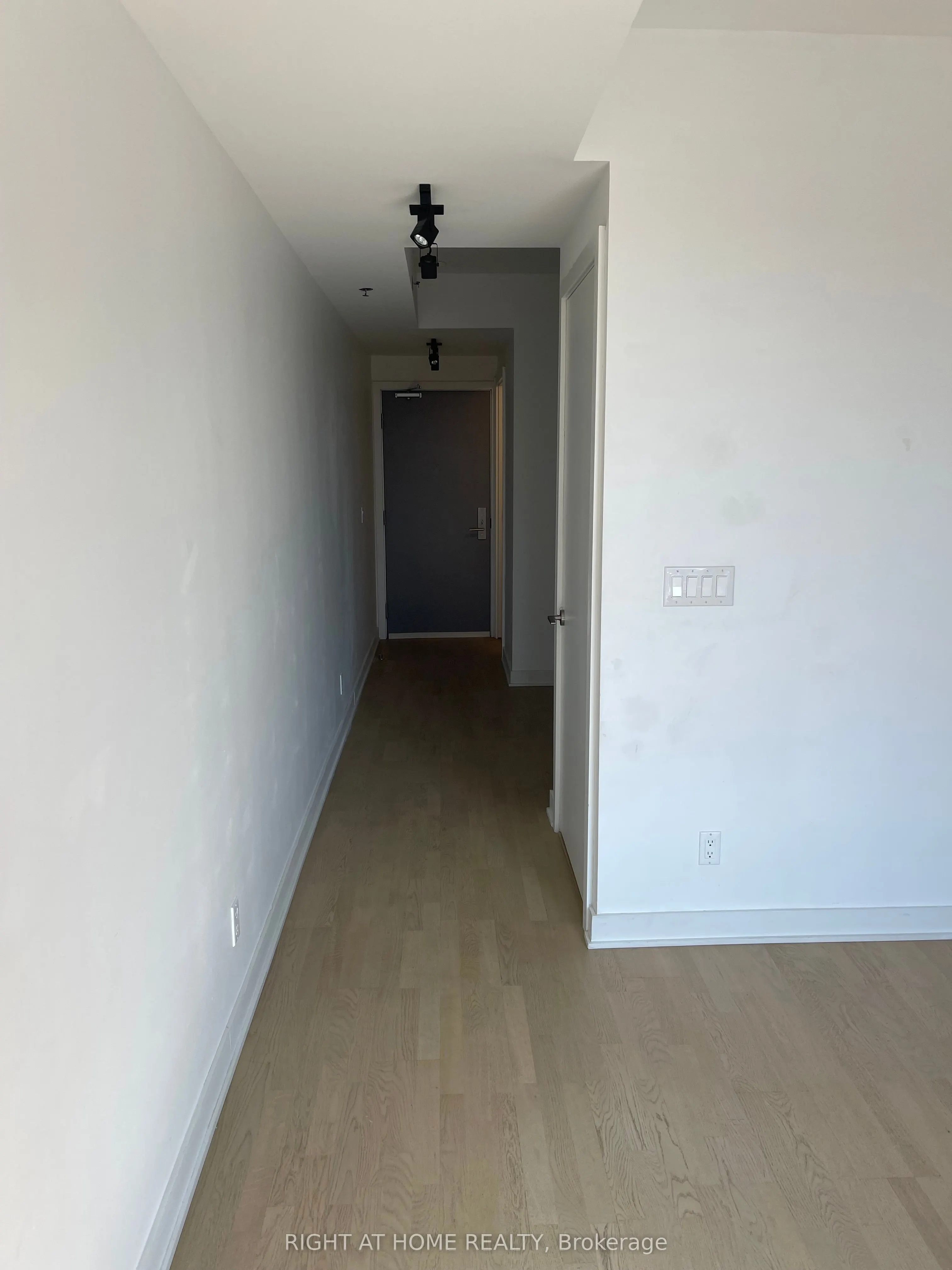 203 CATHERINE Street #705