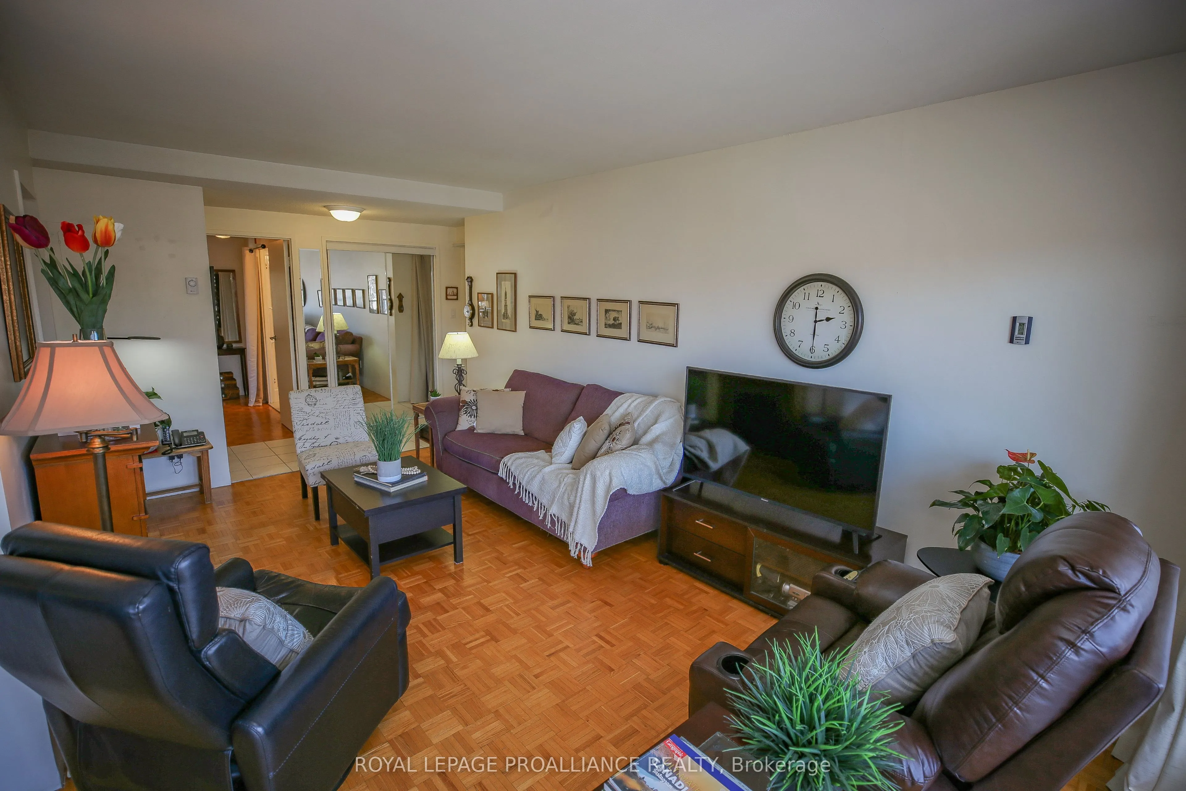 109 King Street E #904