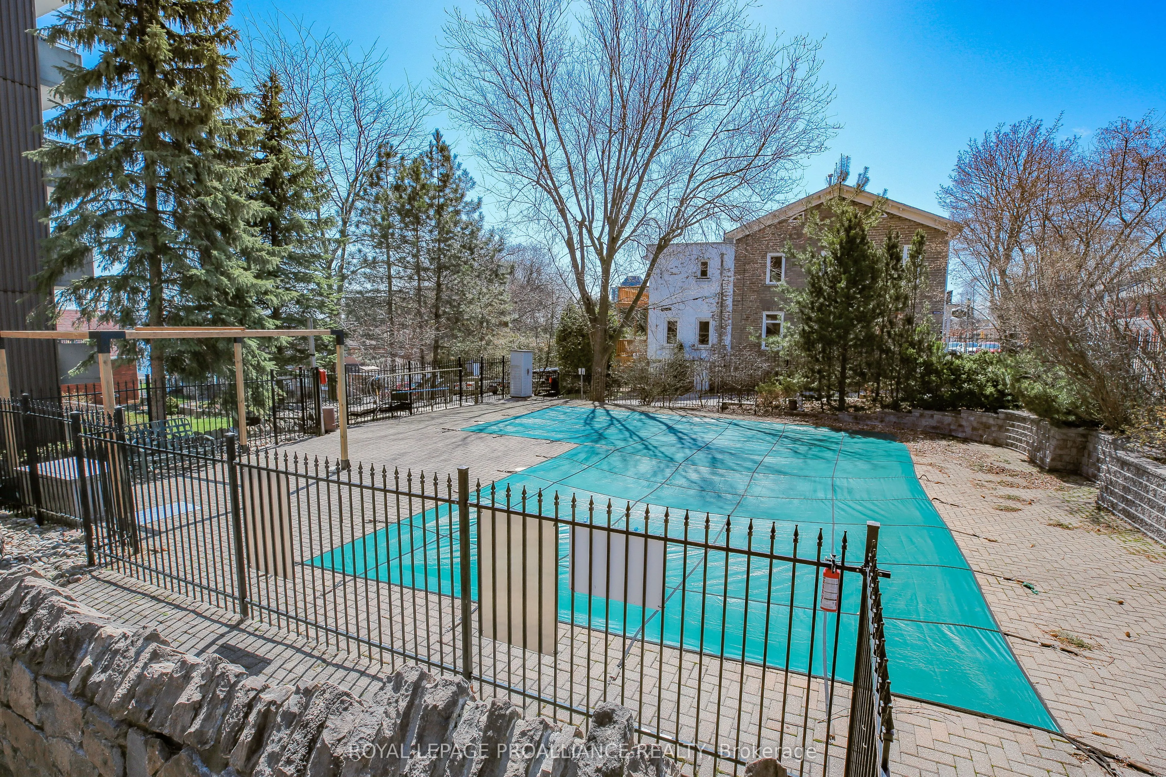 109 King Street E #904