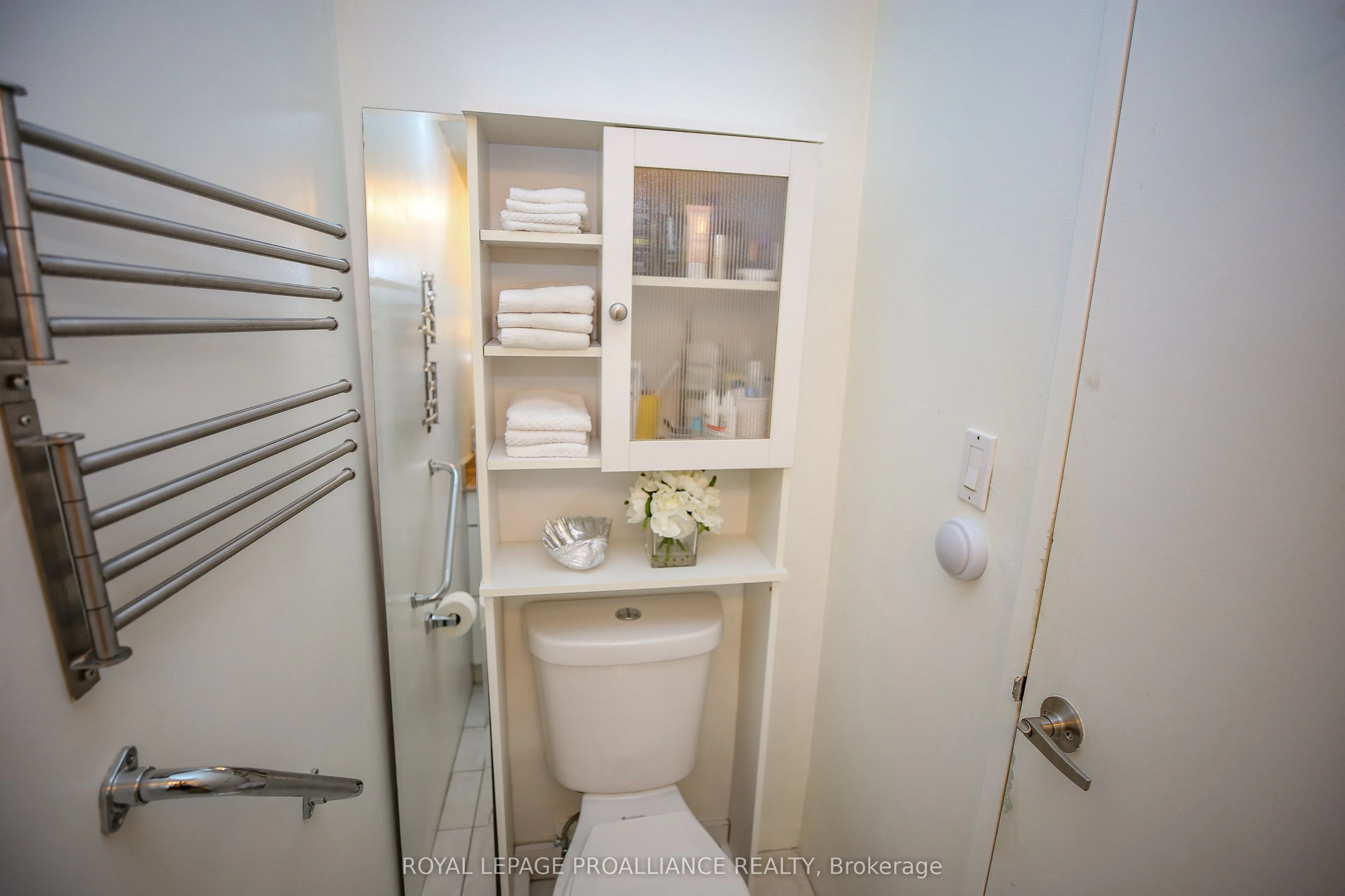 109 King Street E #904