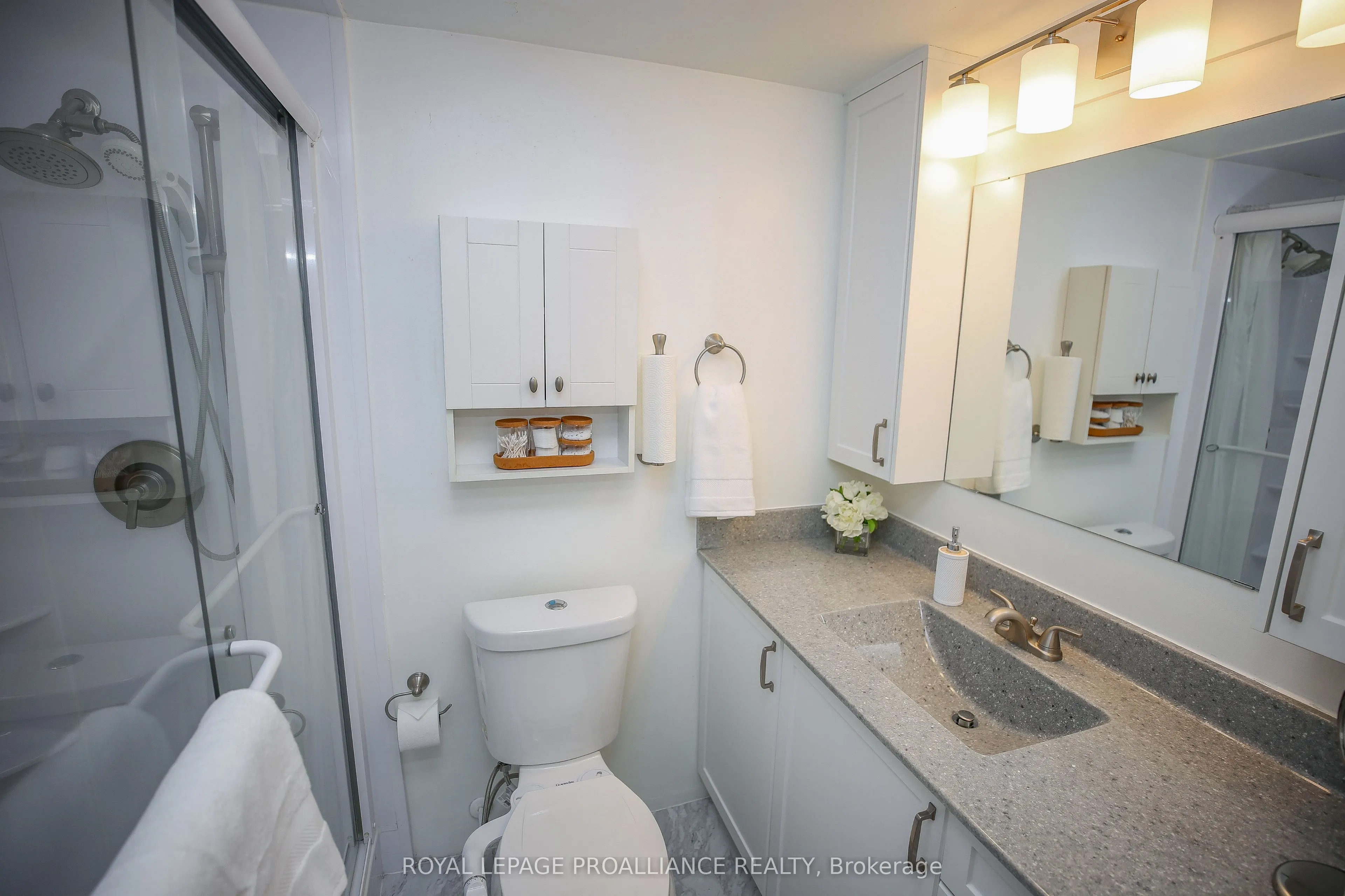 109 King Street E #904