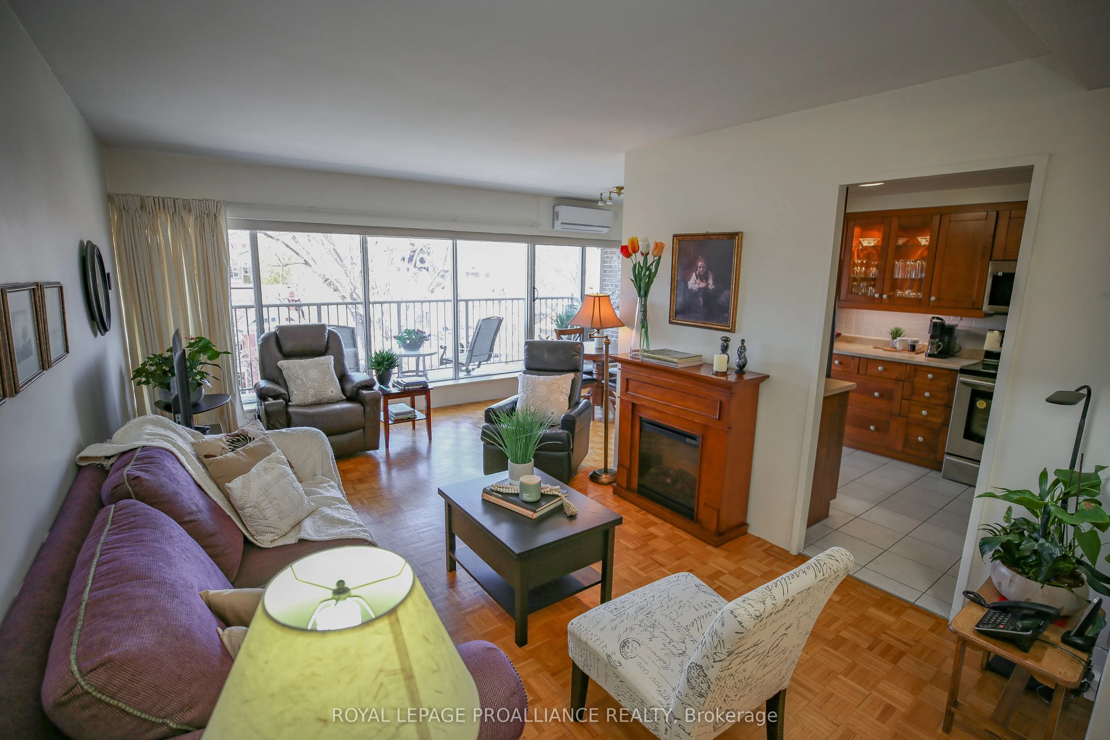 109 King Street E #904