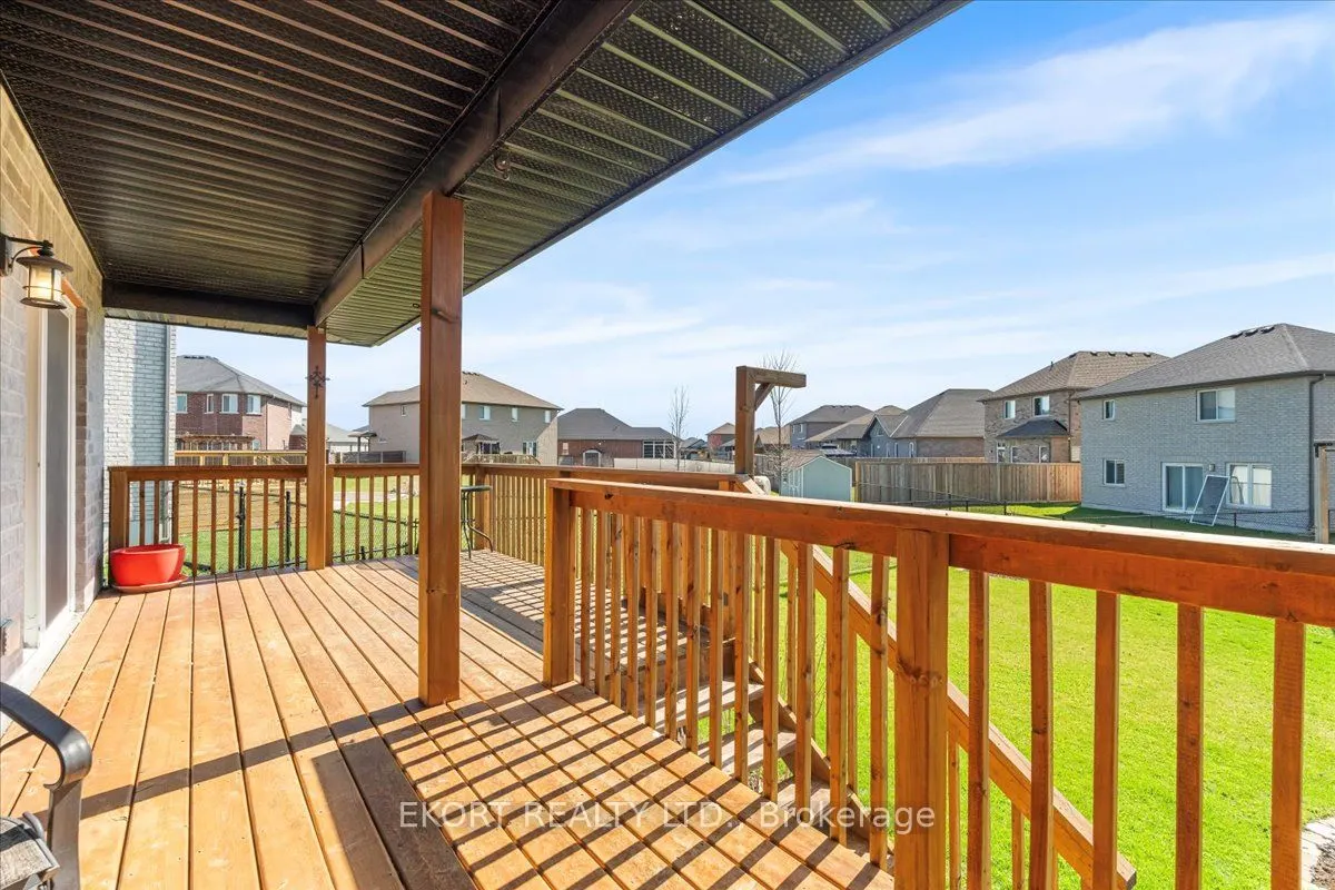 64 Farmington Crescent