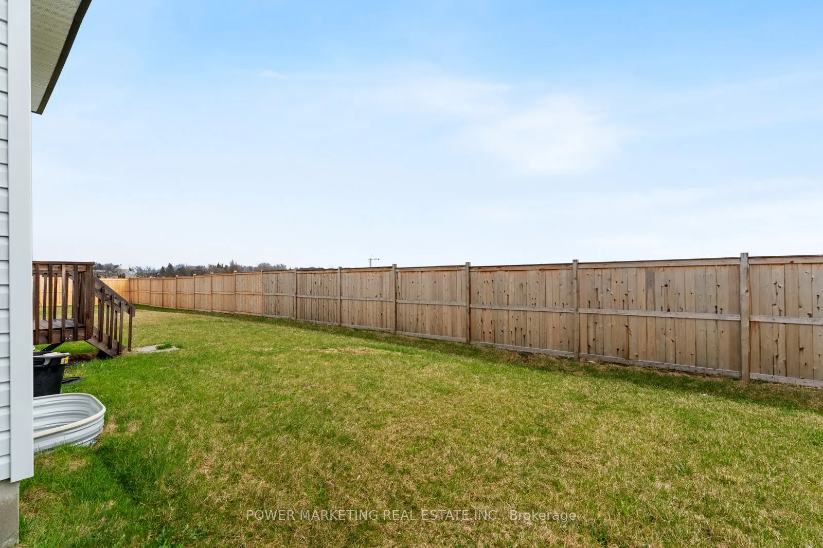 848 SNOWDROP Crescent
