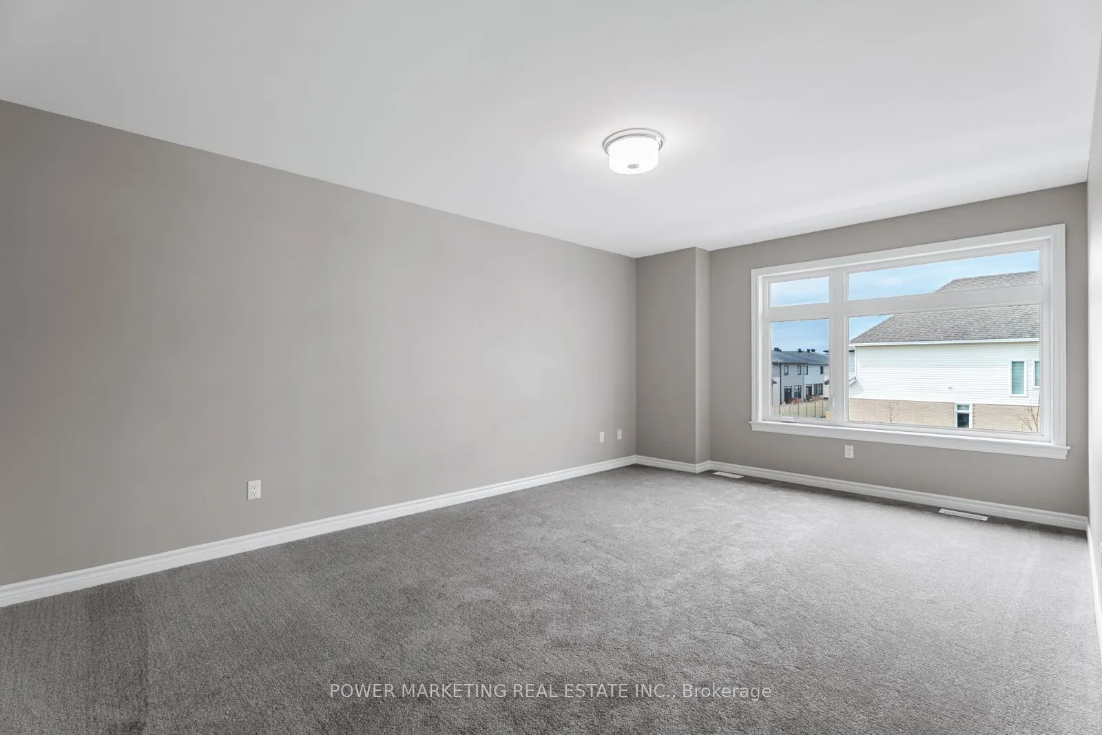 848 SNOWDROP Crescent