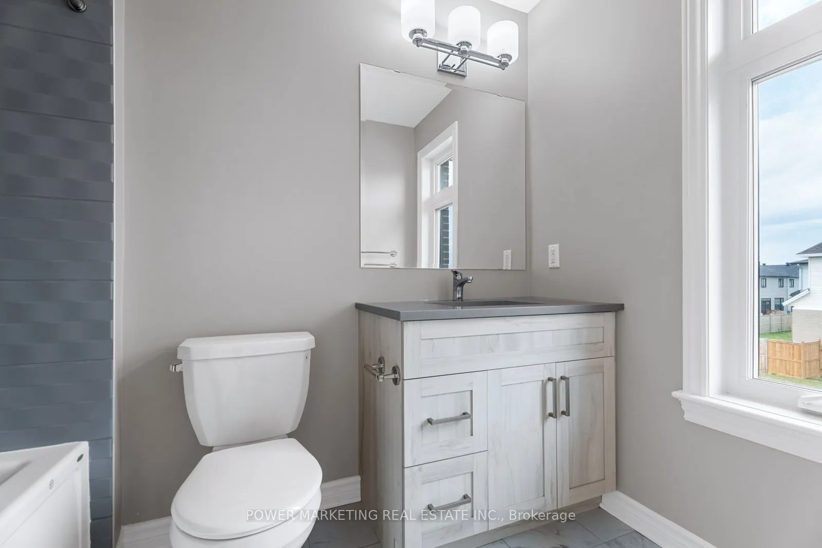 848 SNOWDROP Crescent