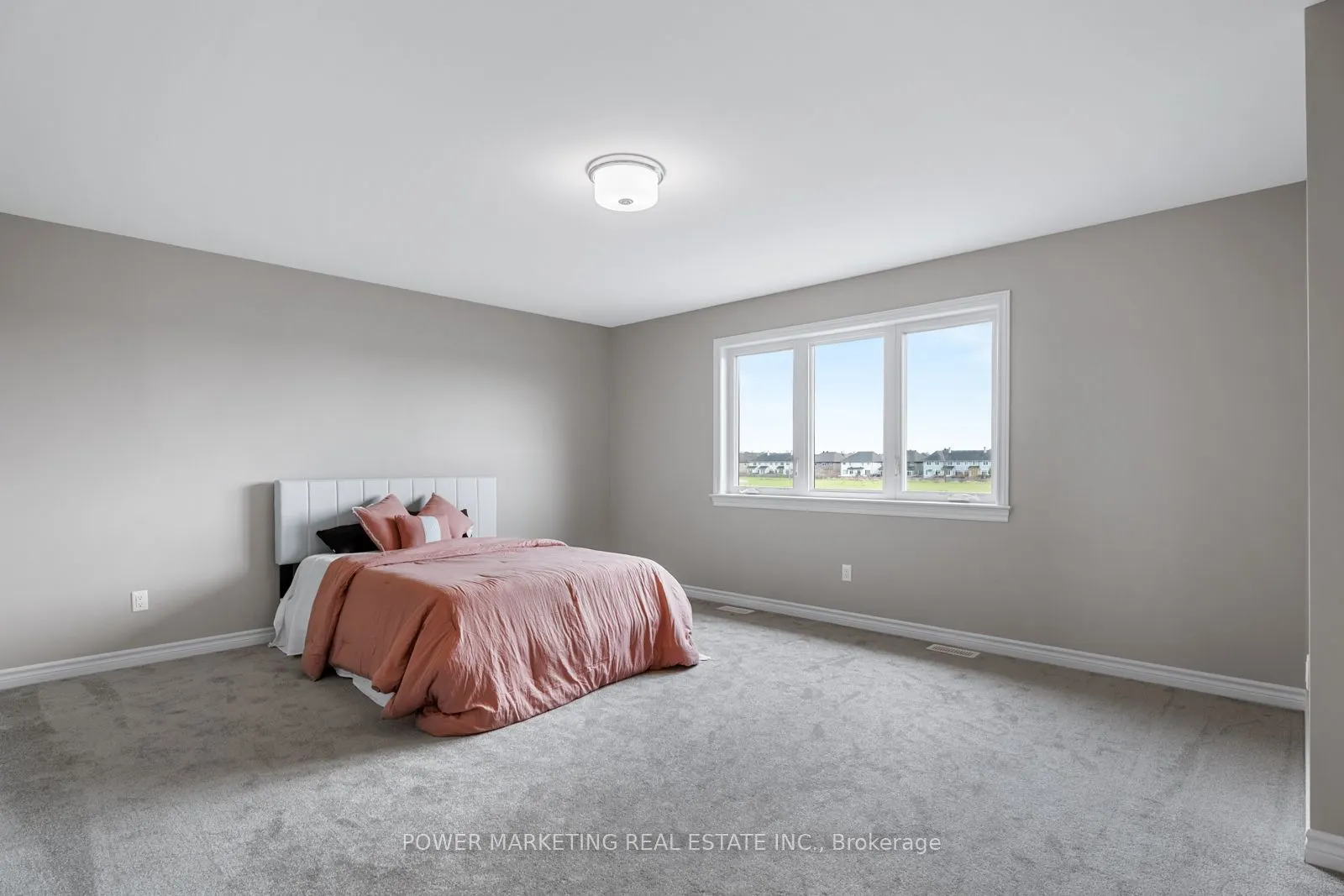 848 SNOWDROP Crescent