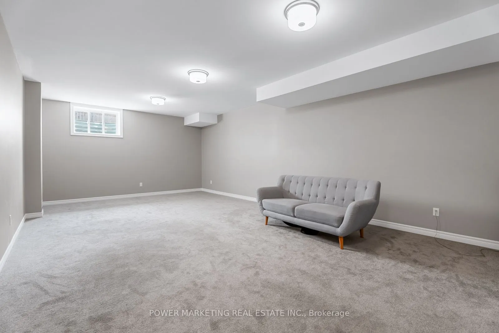 848 SNOWDROP Crescent