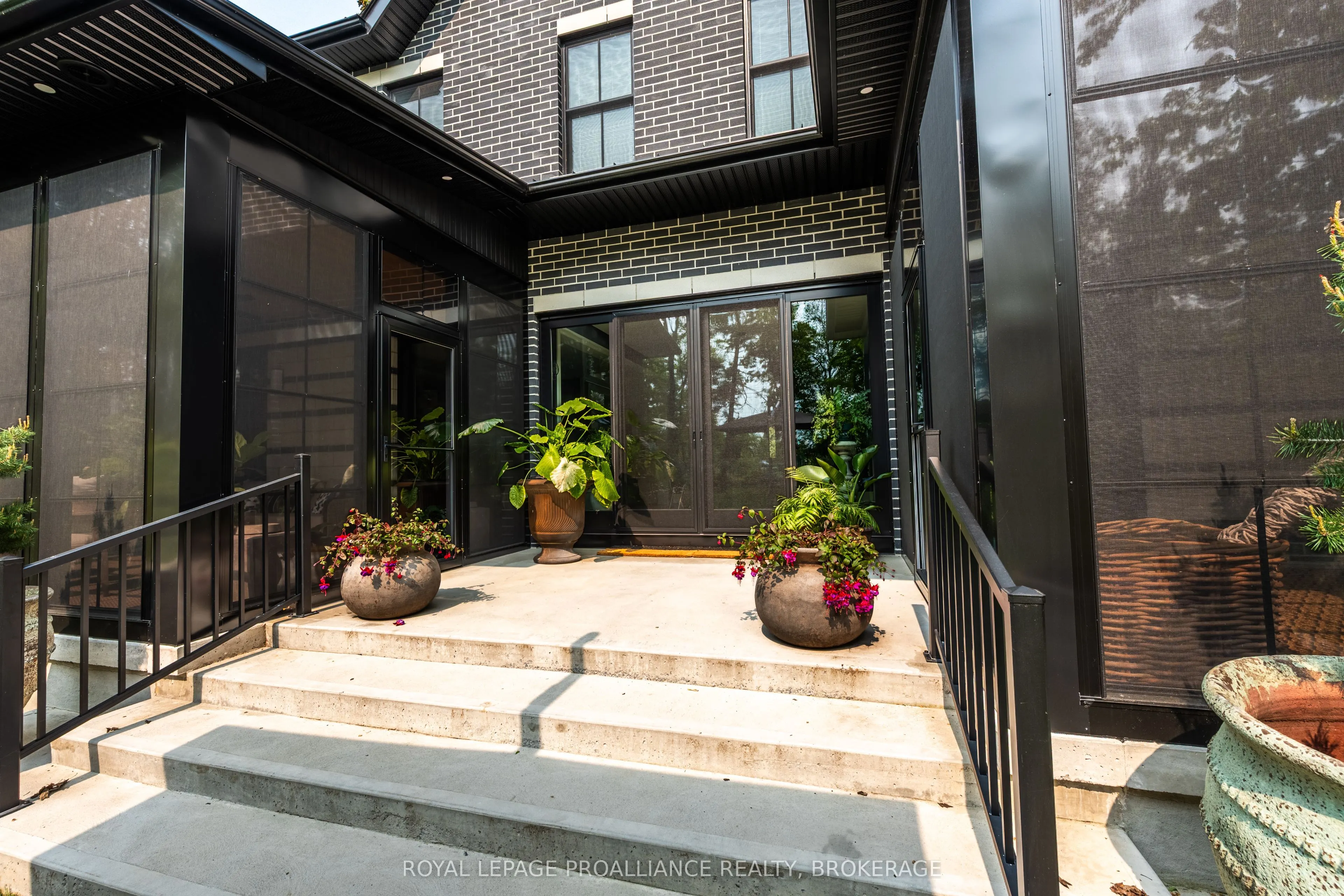 124 Churchill Crescent