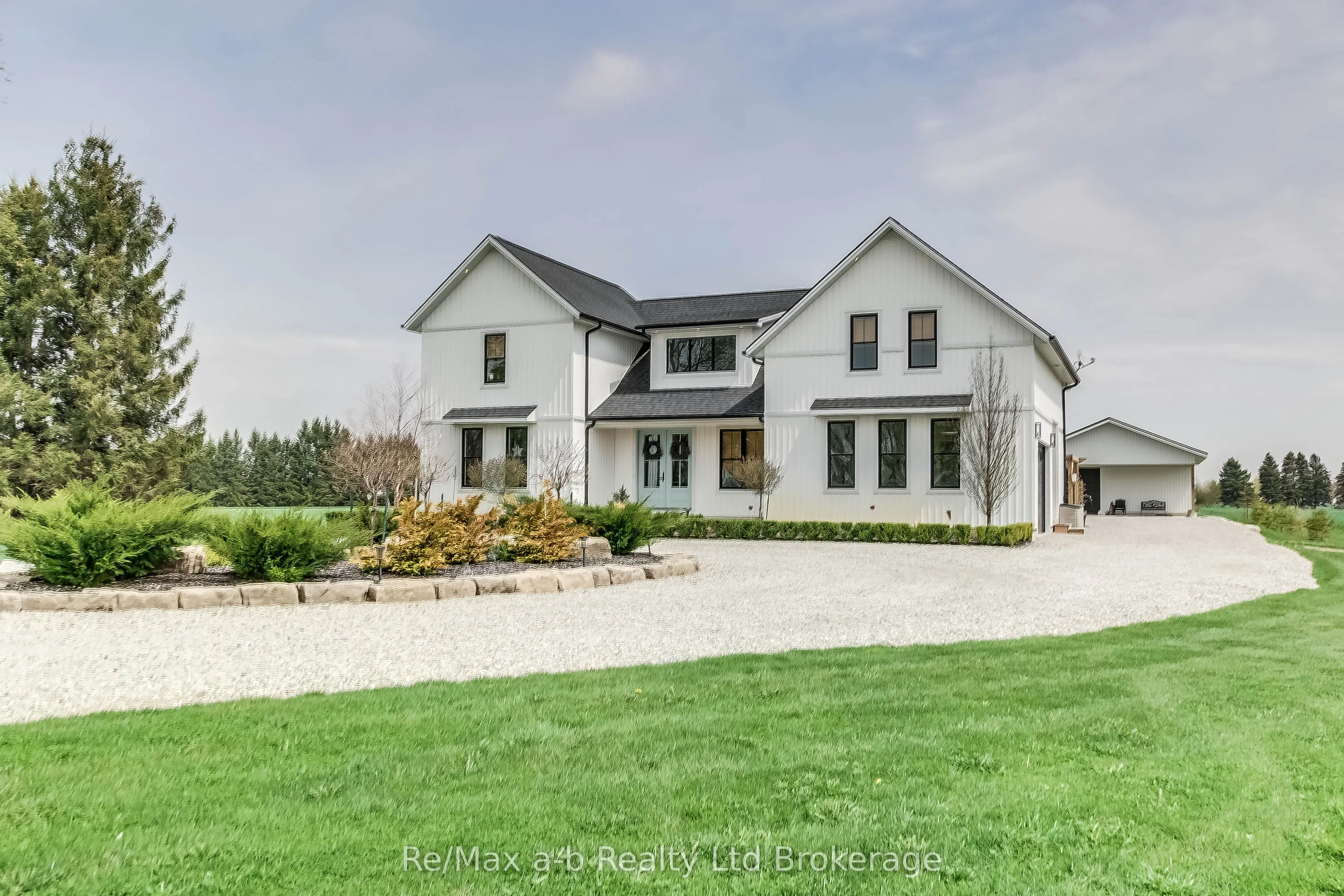3246 Swimming Pool Road