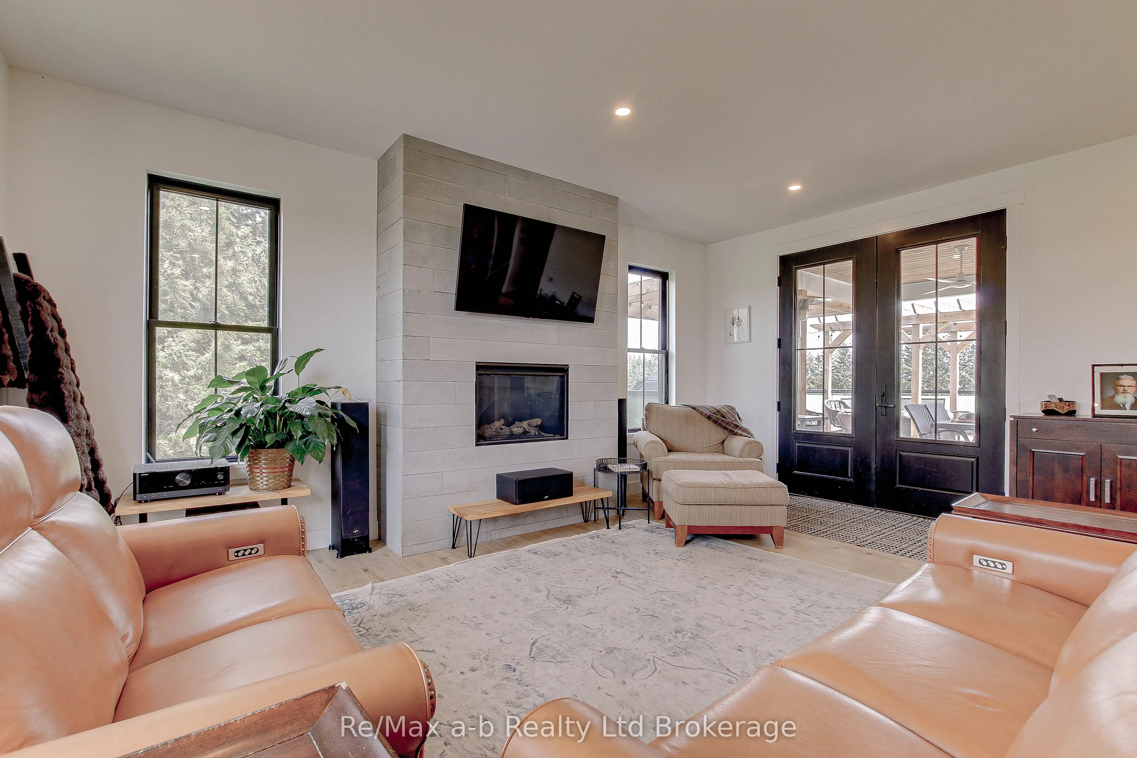 3246 Swimming Pool Road
