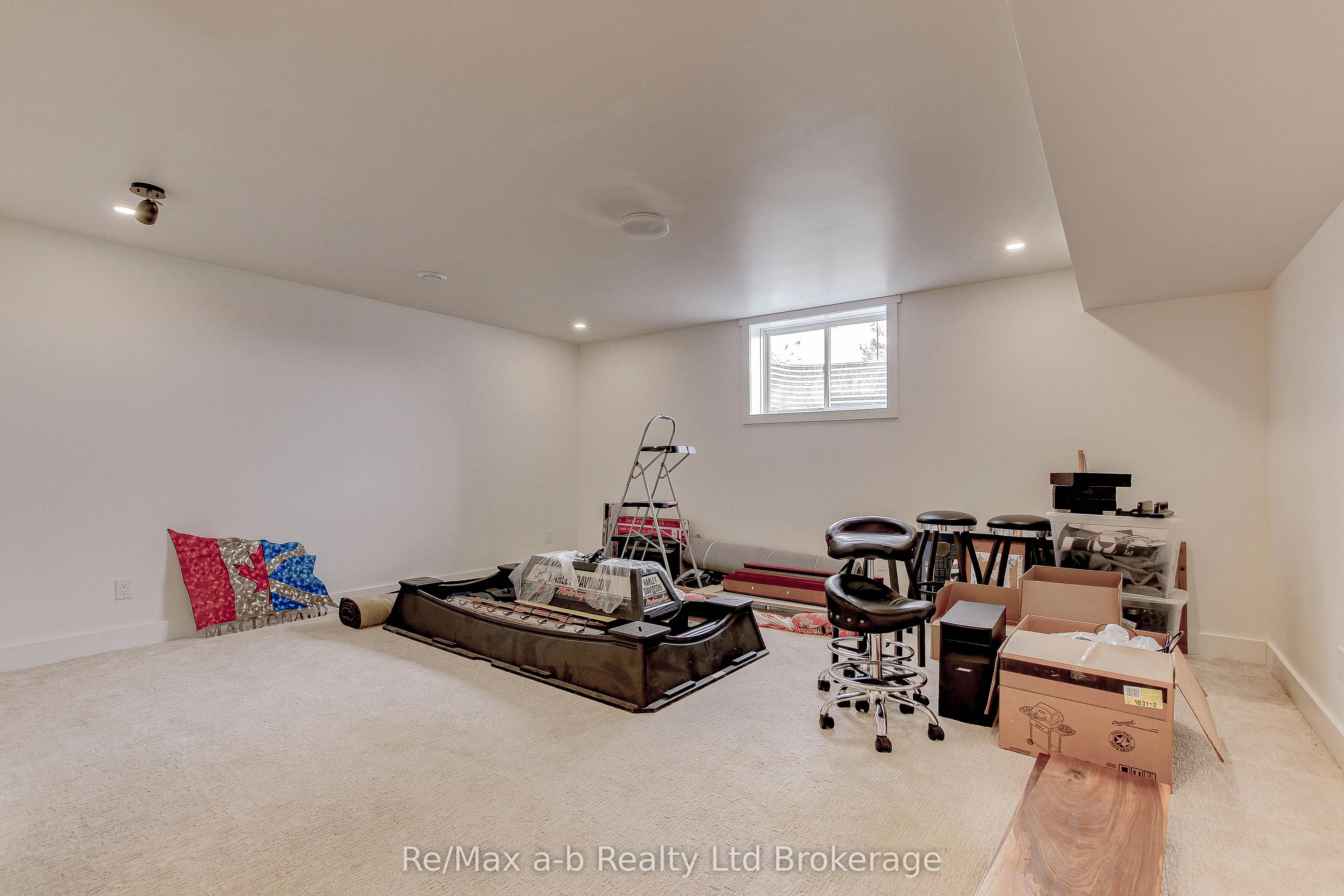 3246 Swimming Pool Road