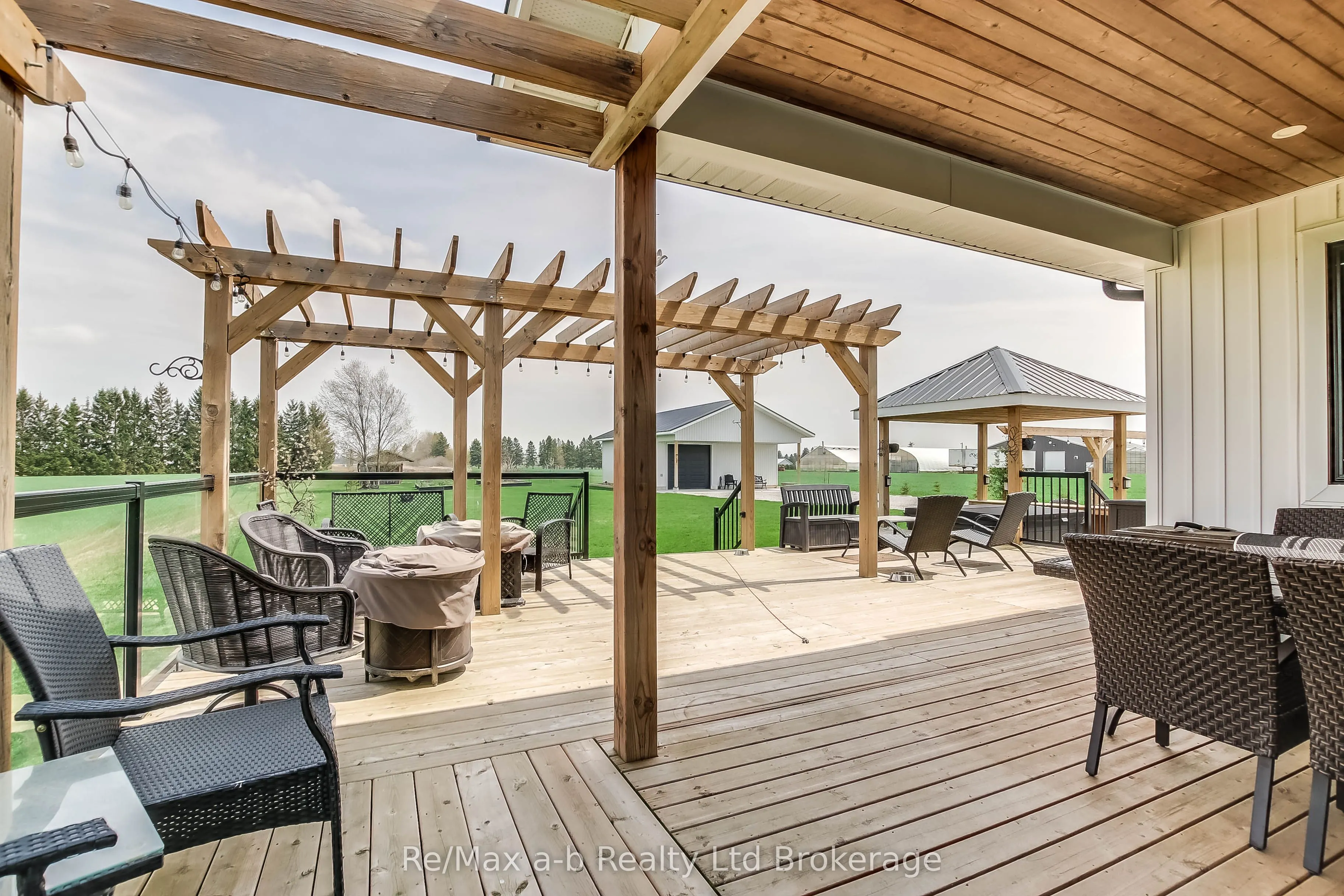 3246 Swimming Pool Road