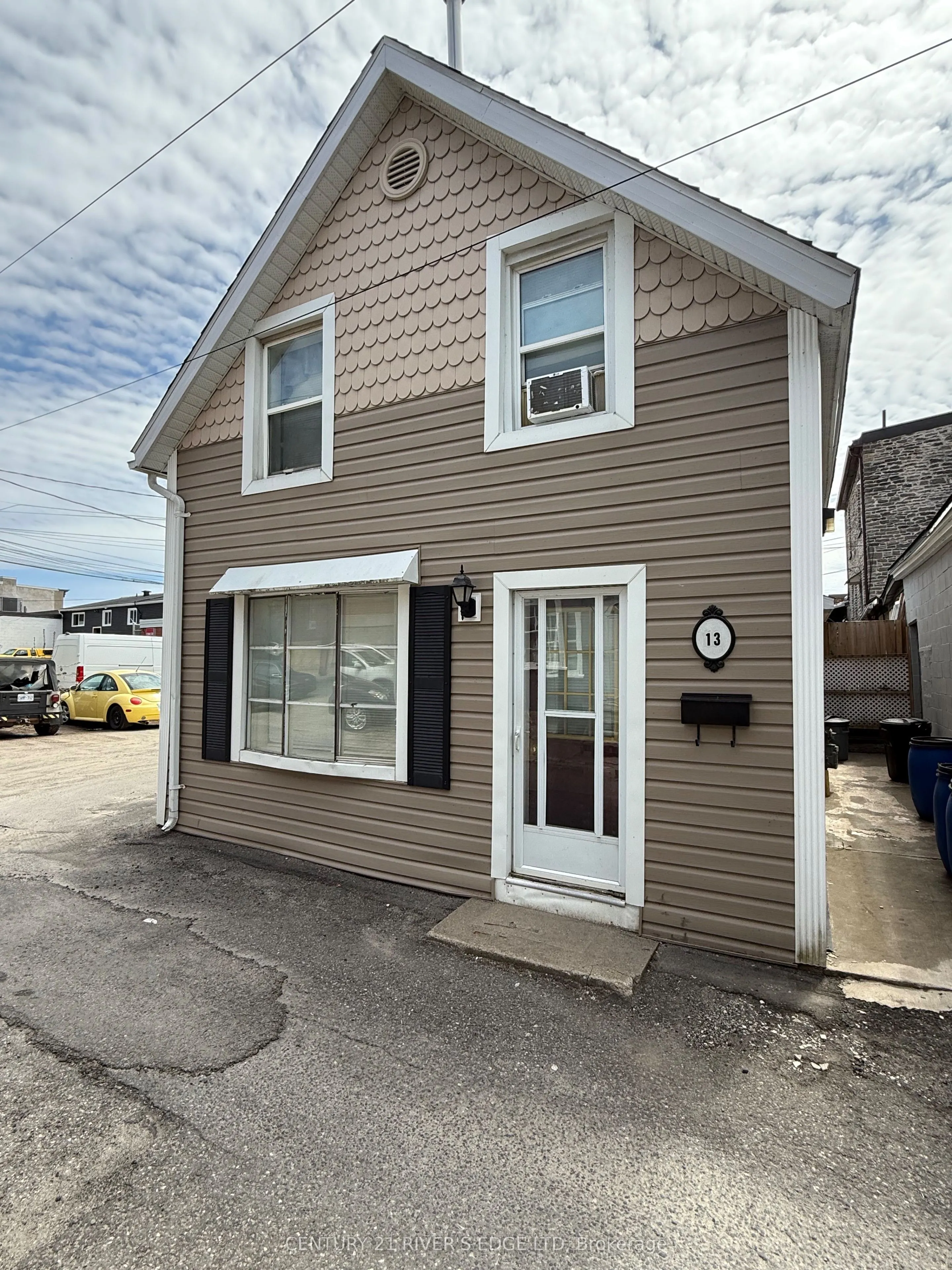 108-112 KING Street W