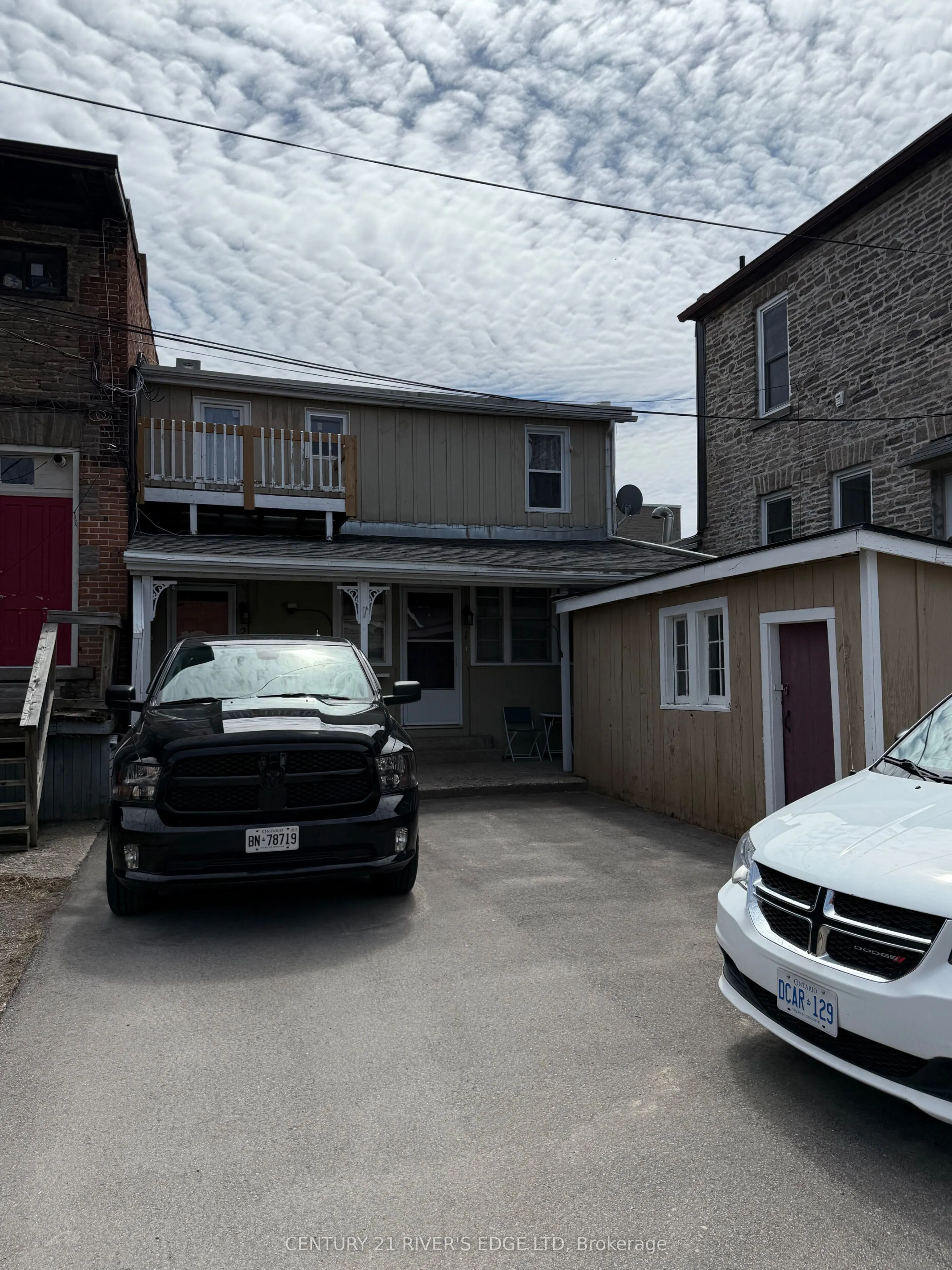 108-112 KING Street W