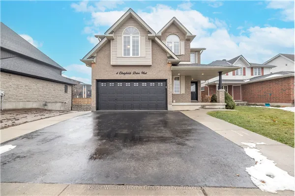 4 CLAIRFIELDS Drive W