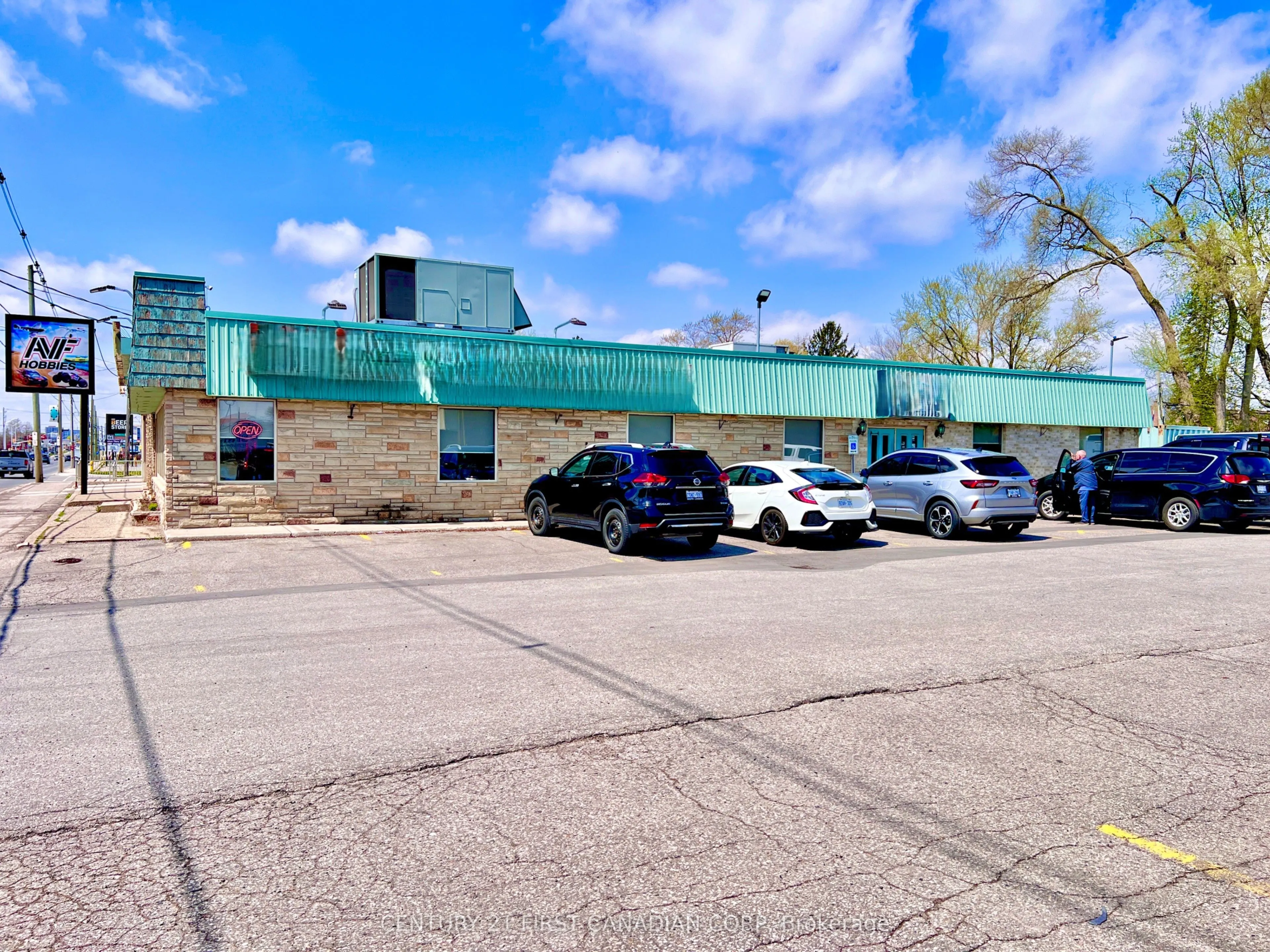 1622 Dundas Street