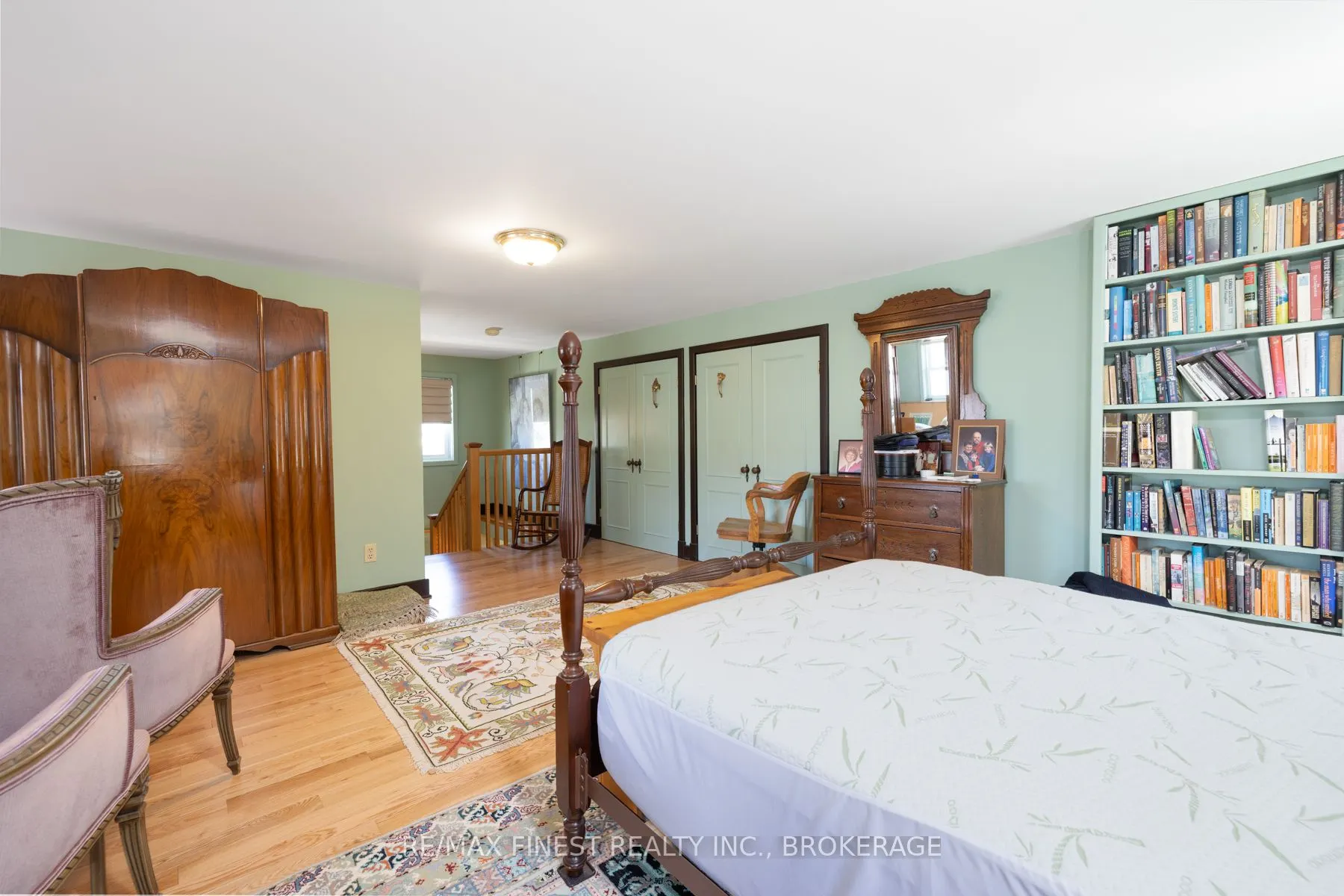 180 King Street E