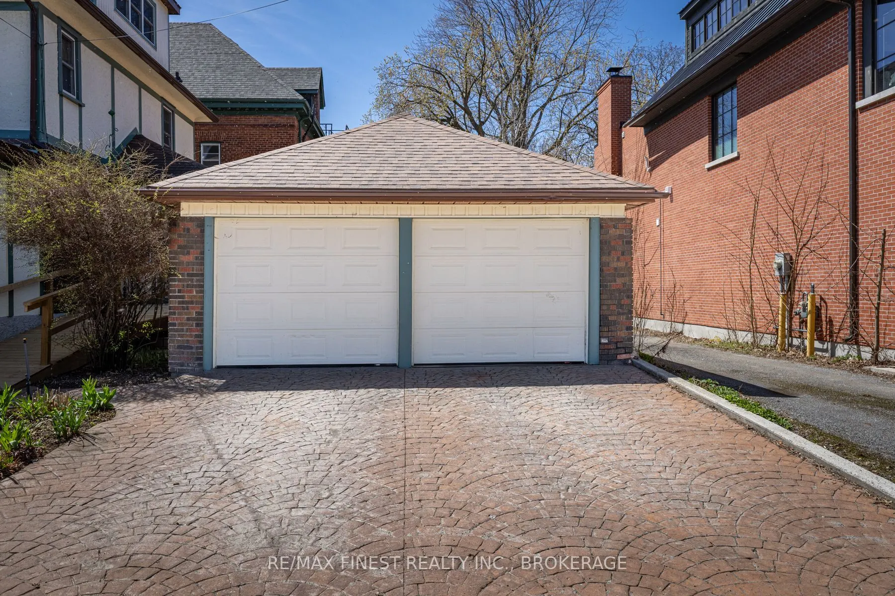 180 King Street E