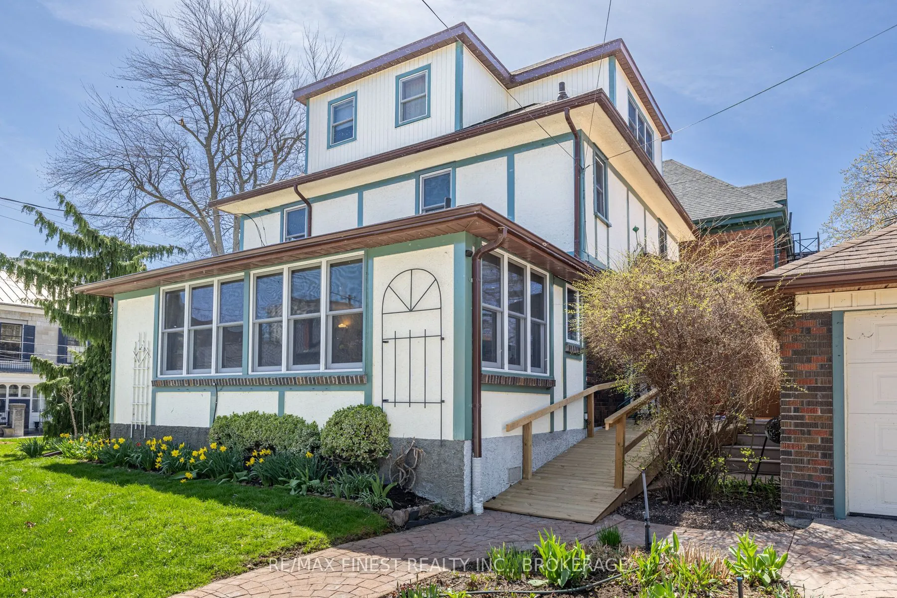 180 King Street E