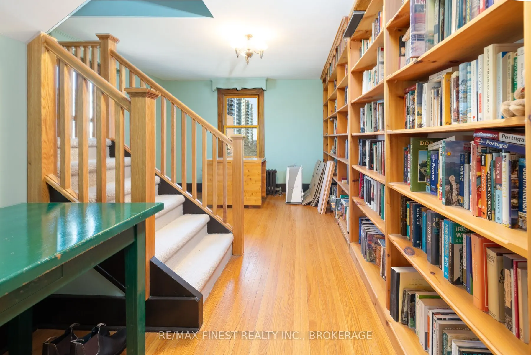 180 King Street E