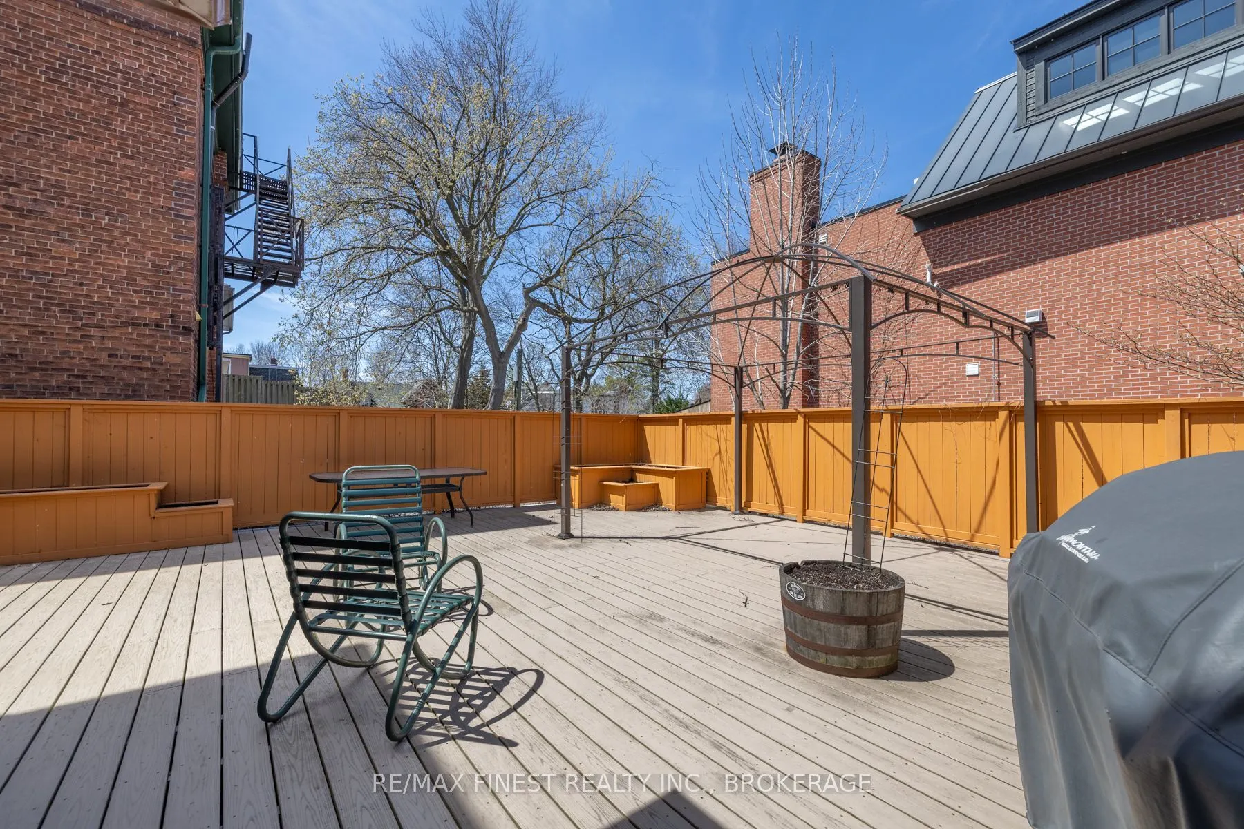 180 King Street E