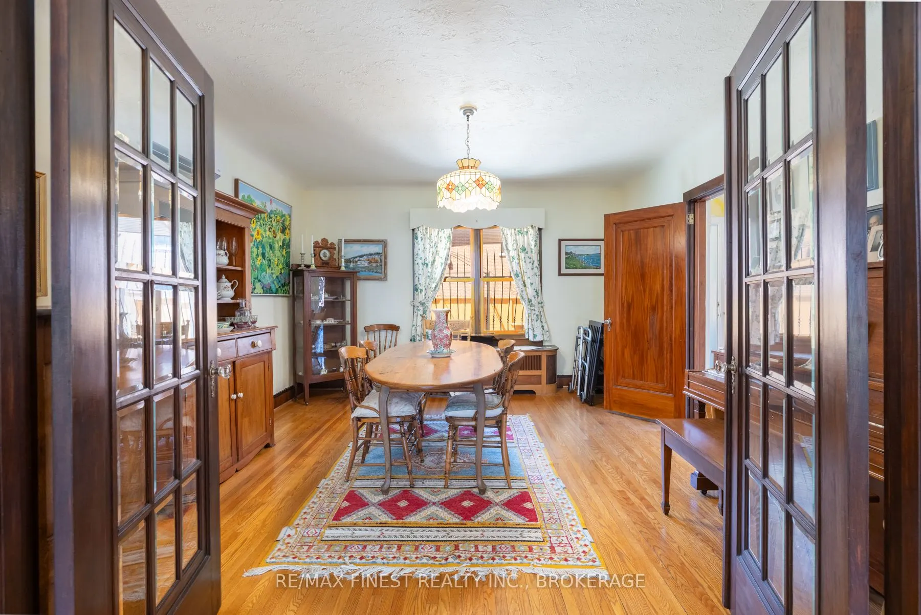 180 King Street E