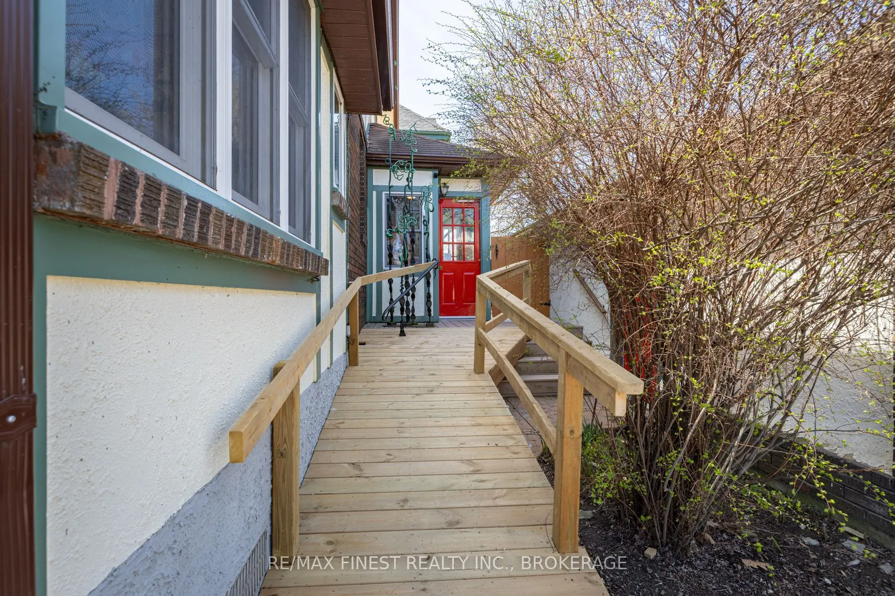 180 King Street E