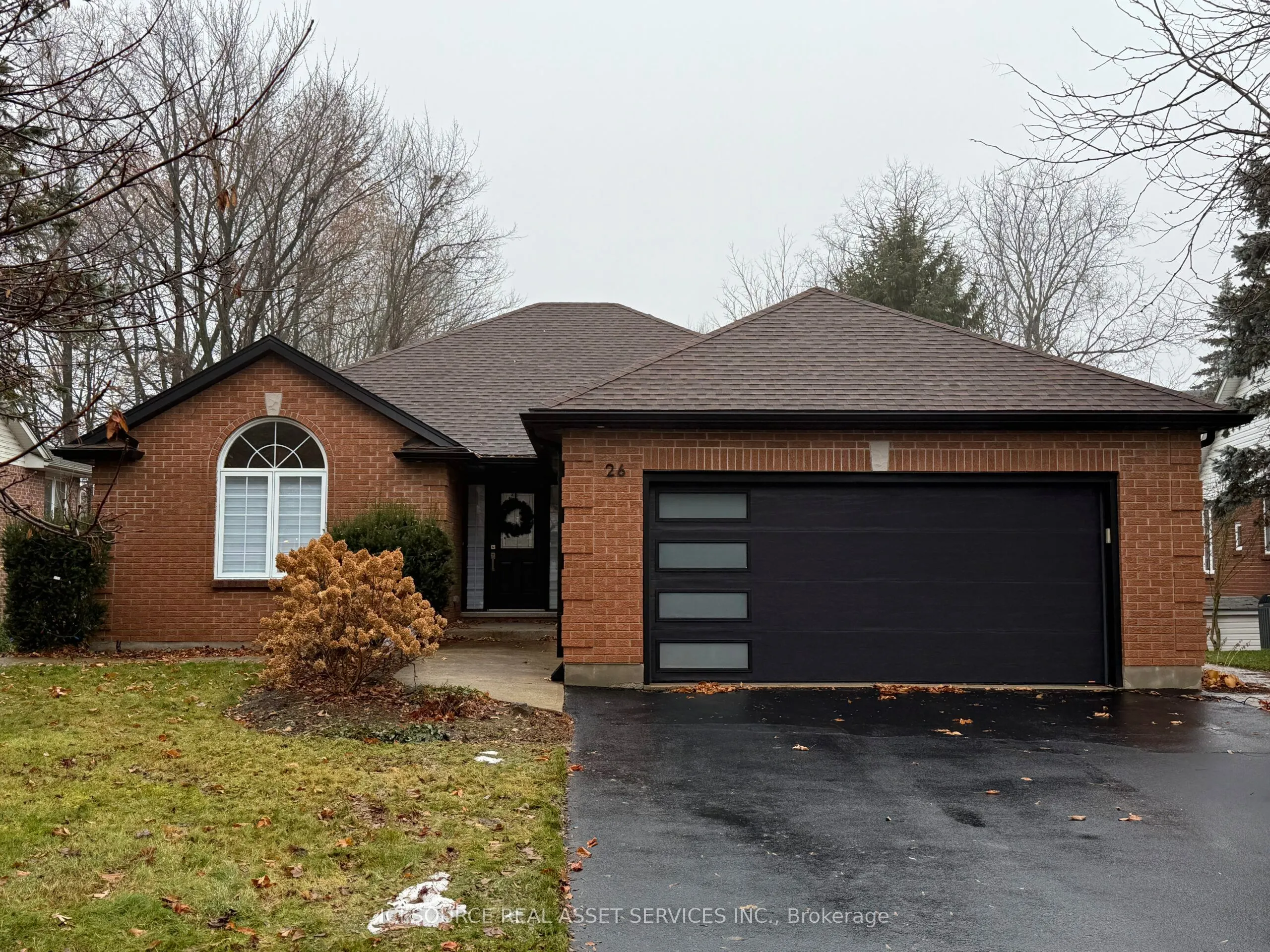 26 Oakridge Boulevard