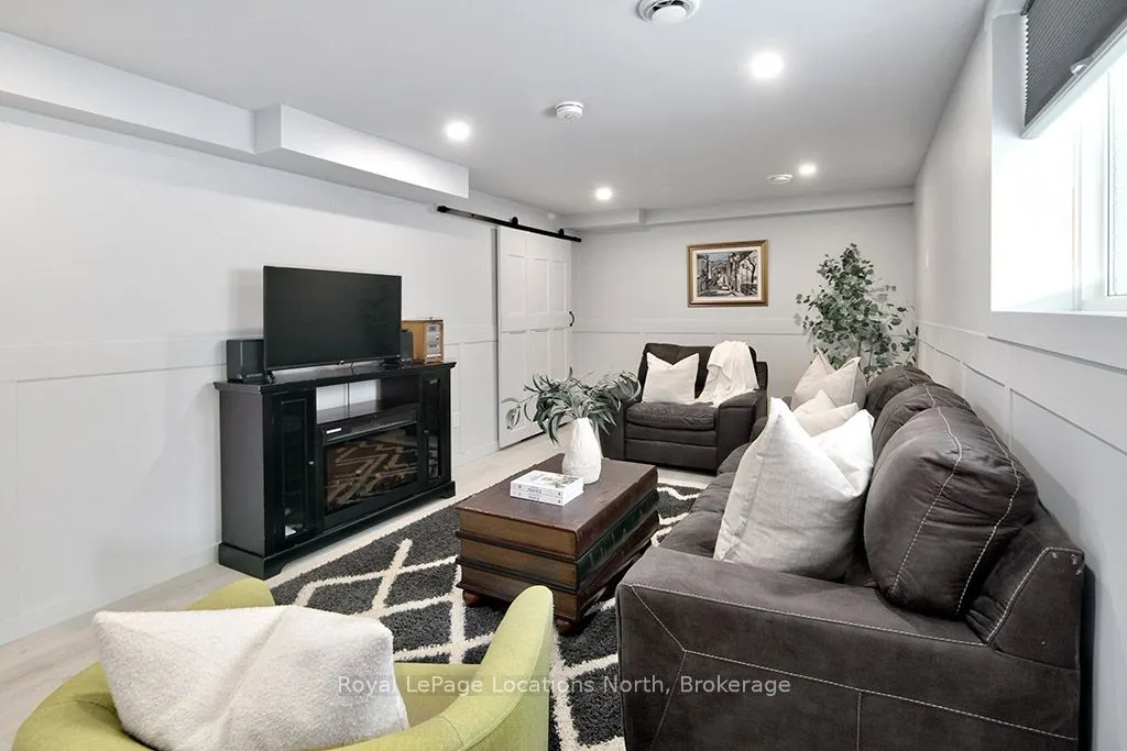 17 Elgin Street S