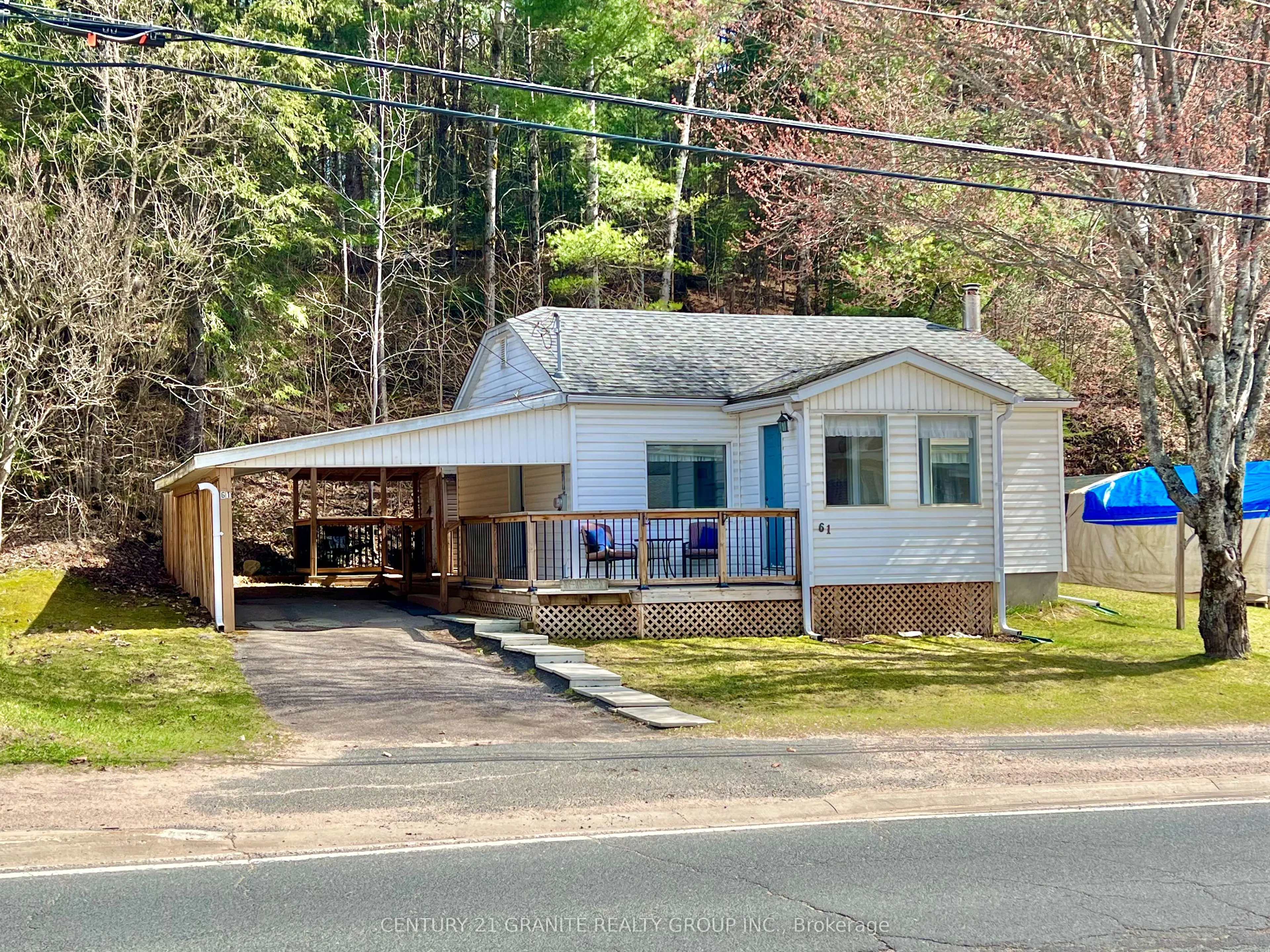 61 Bridge Street E