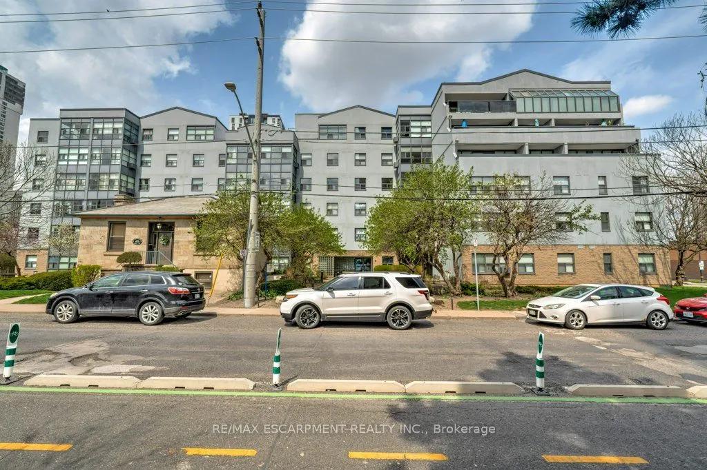 175 Hunter Street E, #207