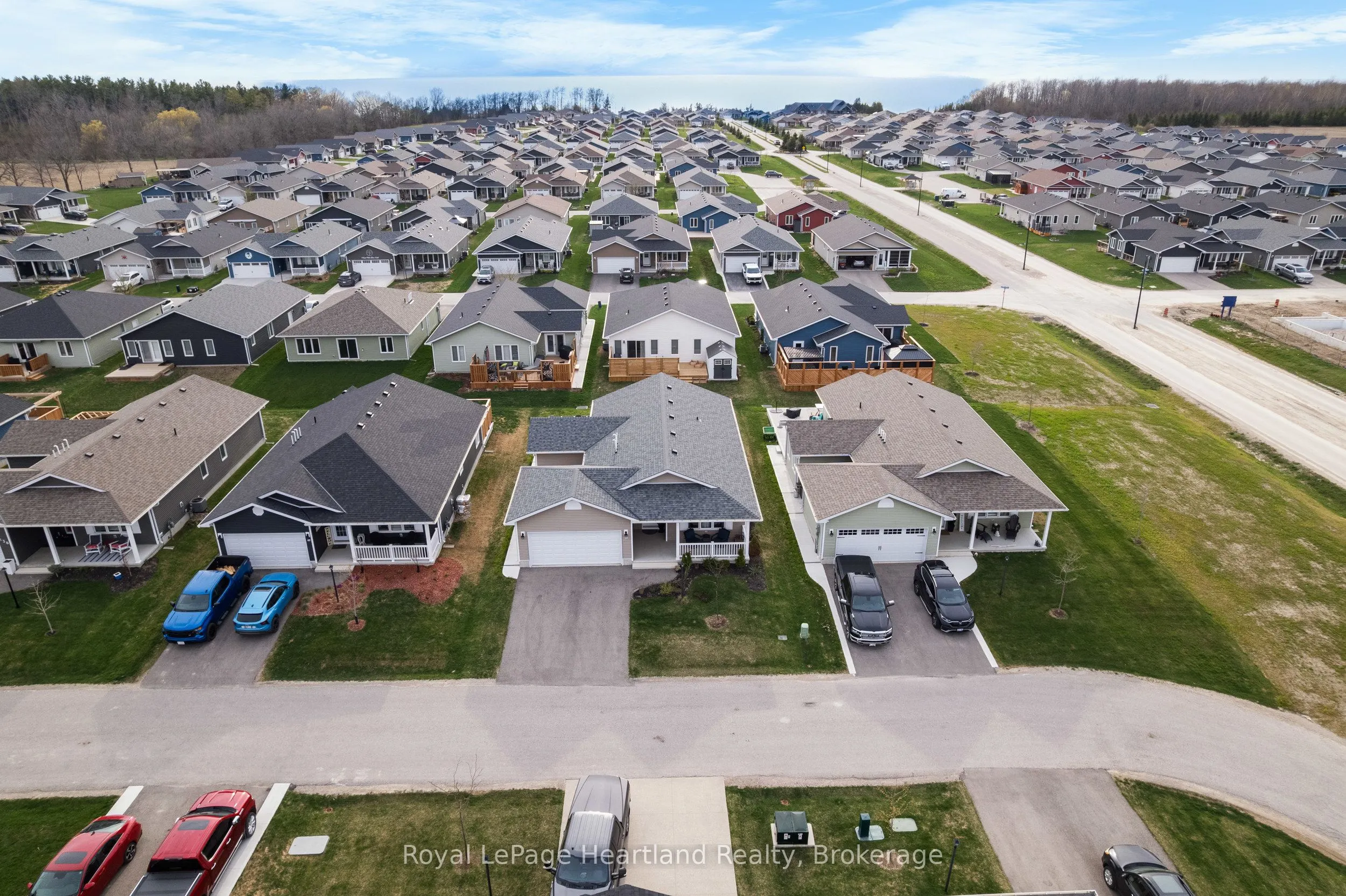 140 LAKE BREEZE Drive, #140