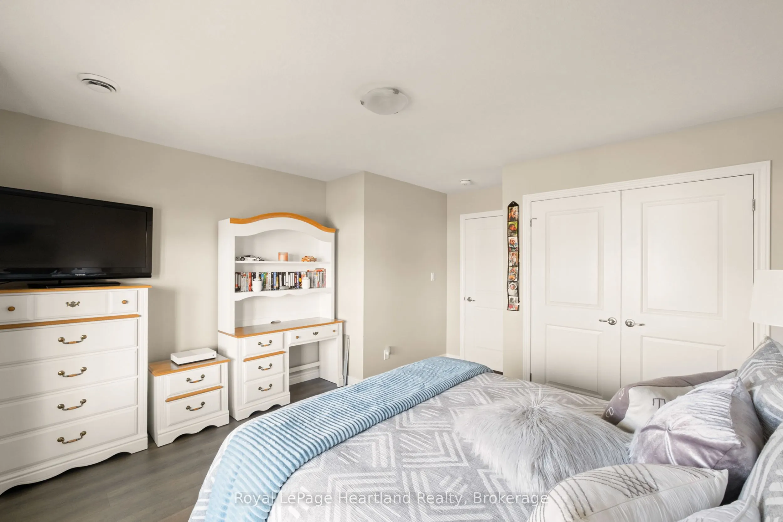 140 LAKE BREEZE Drive, #140