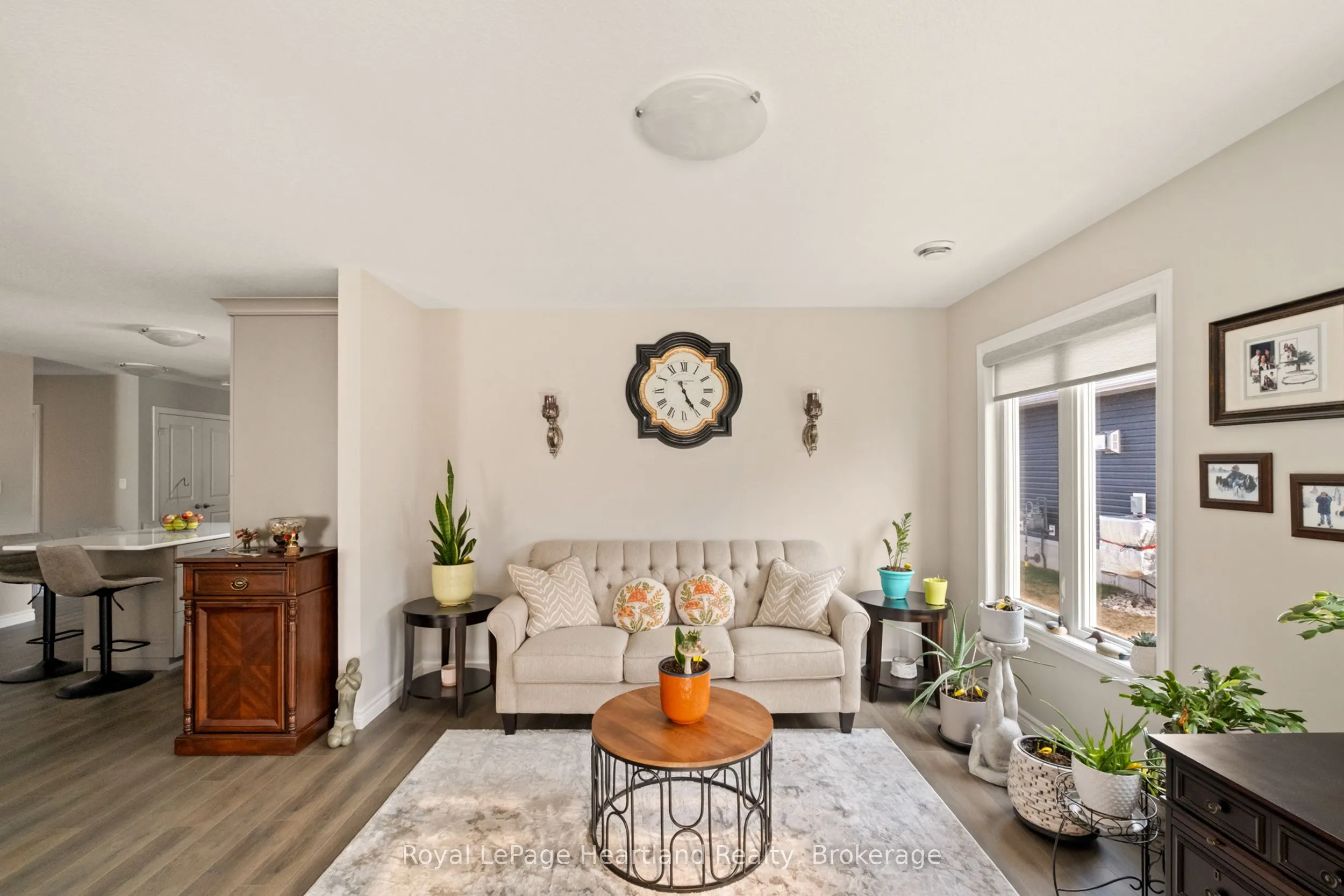 140 LAKE BREEZE Drive, #140