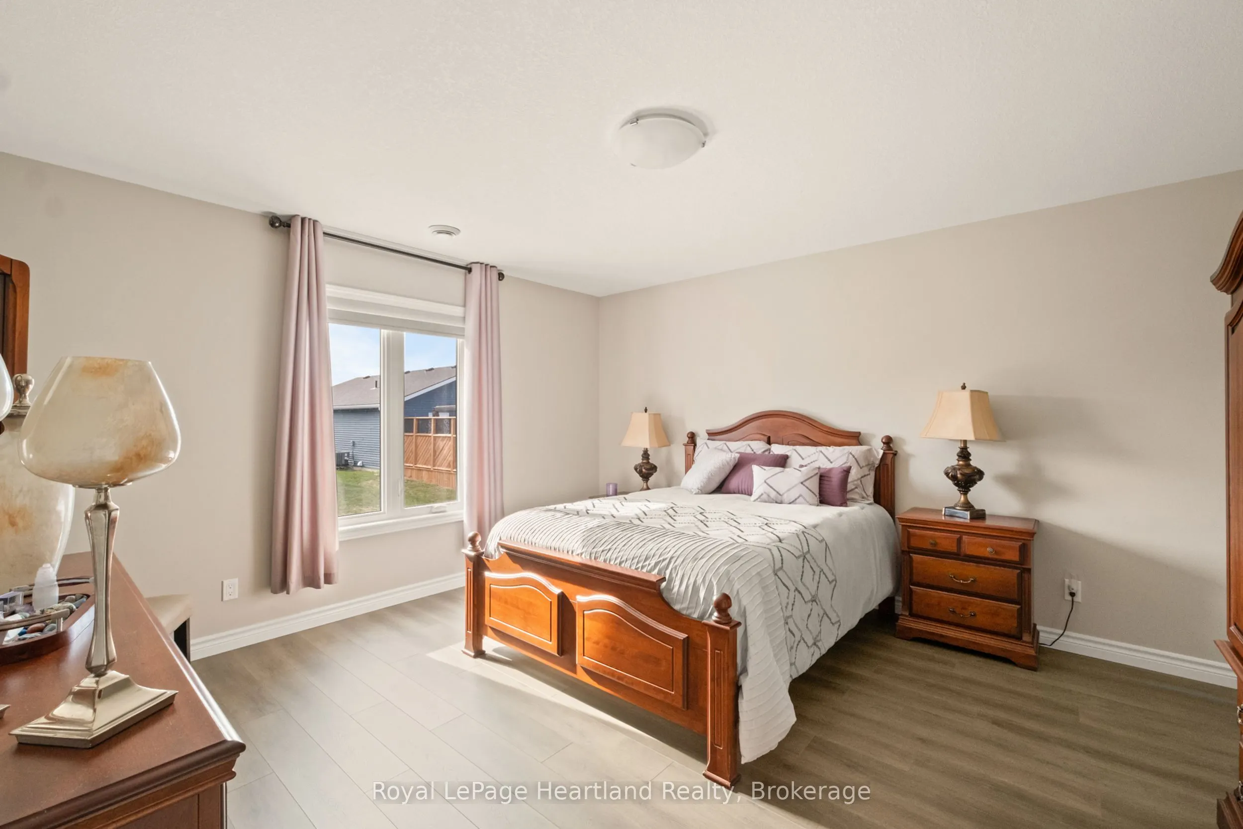 140 LAKE BREEZE Drive, #140