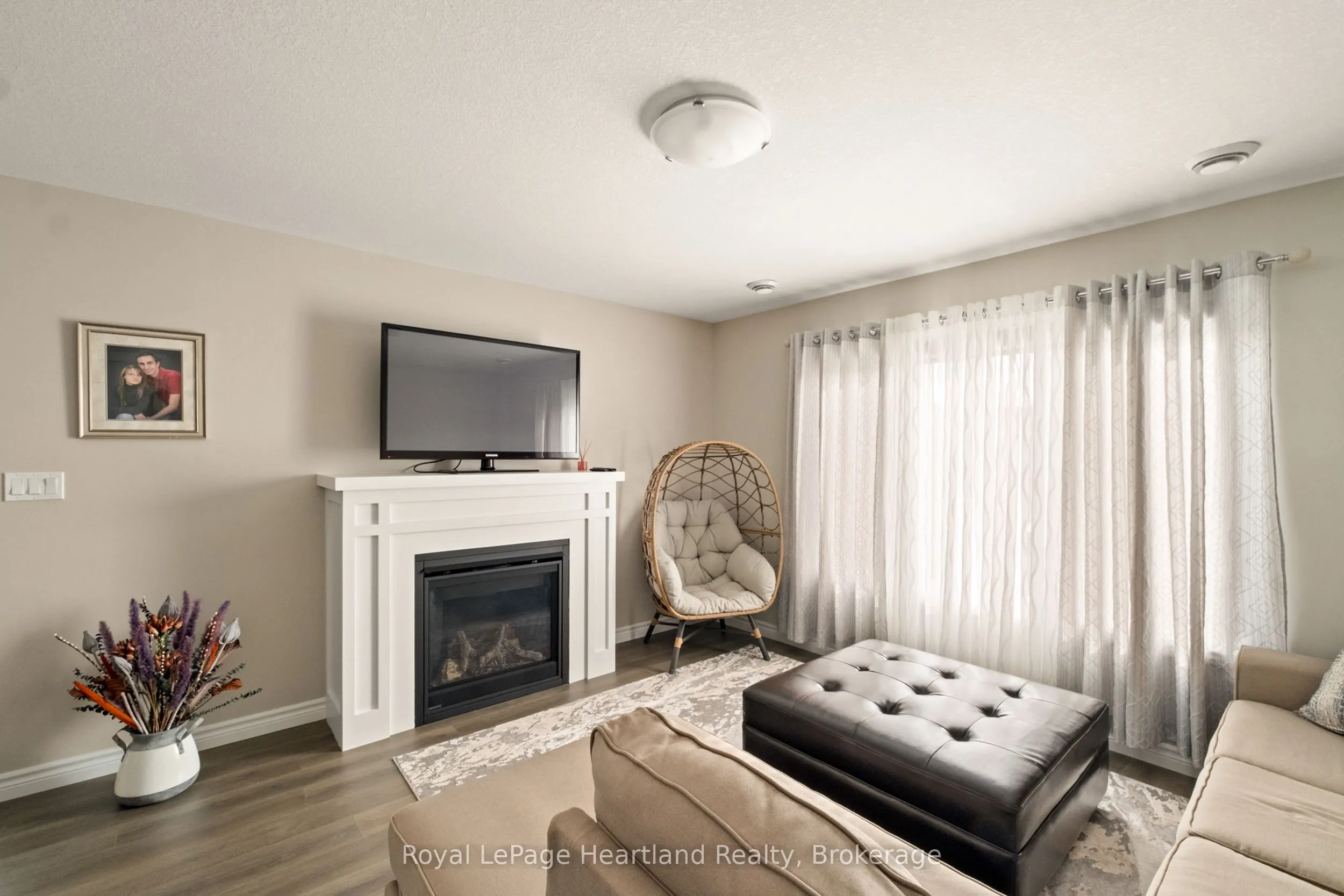 140 LAKE BREEZE Drive, #140