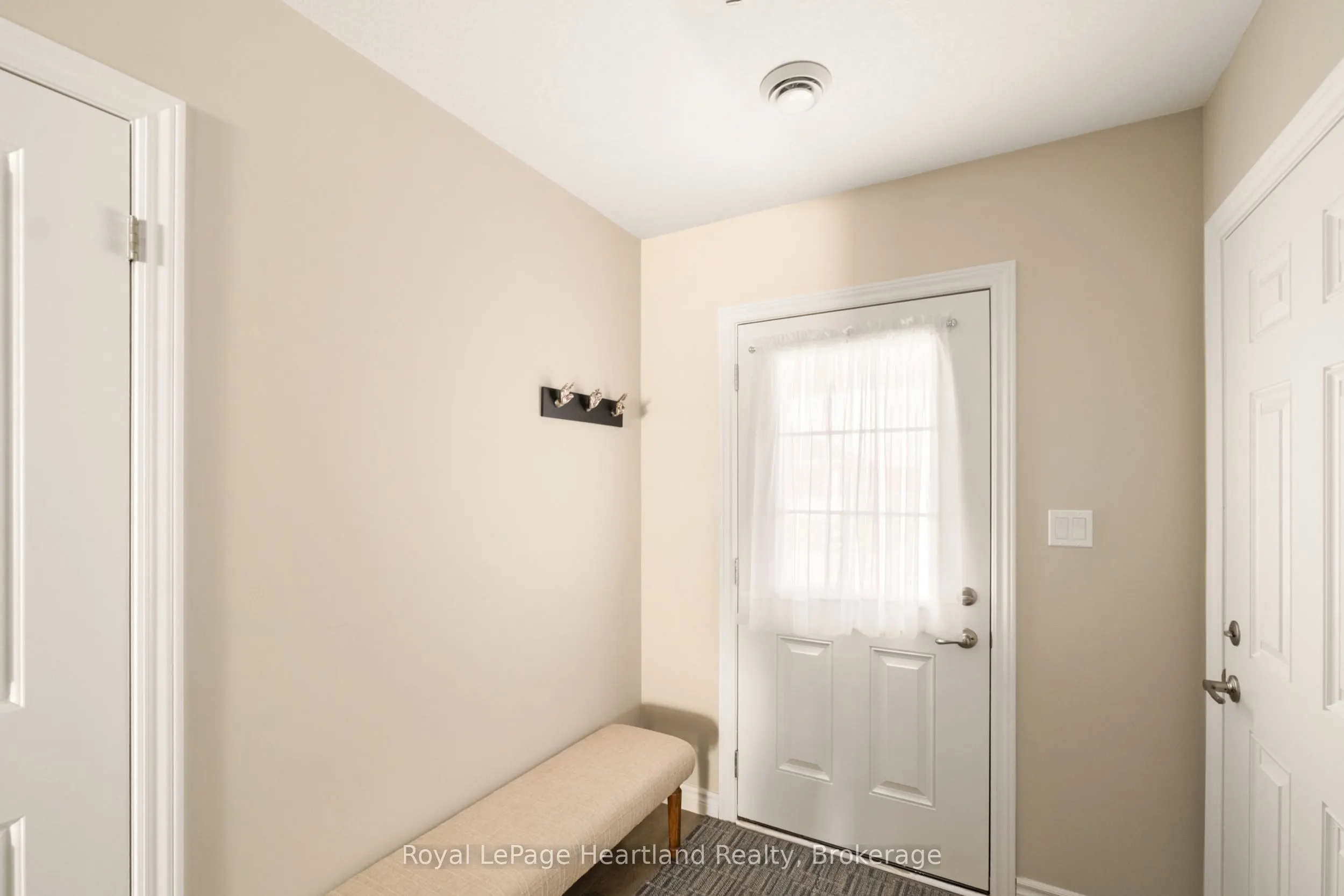 140 LAKE BREEZE Drive, #140