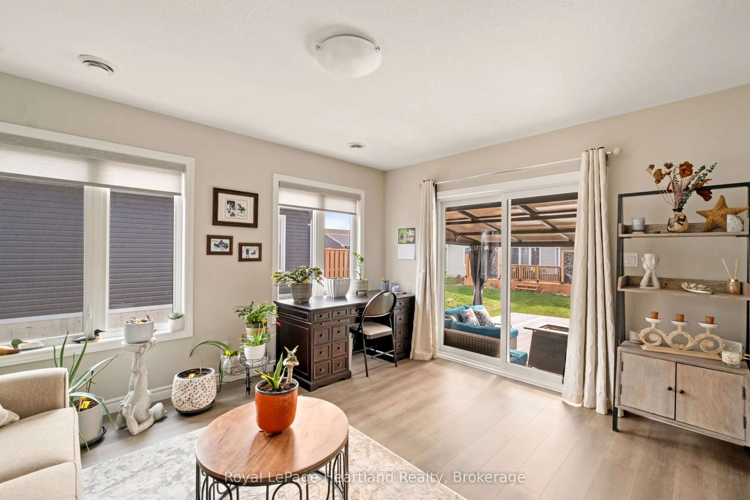 140 LAKE BREEZE Drive, #140