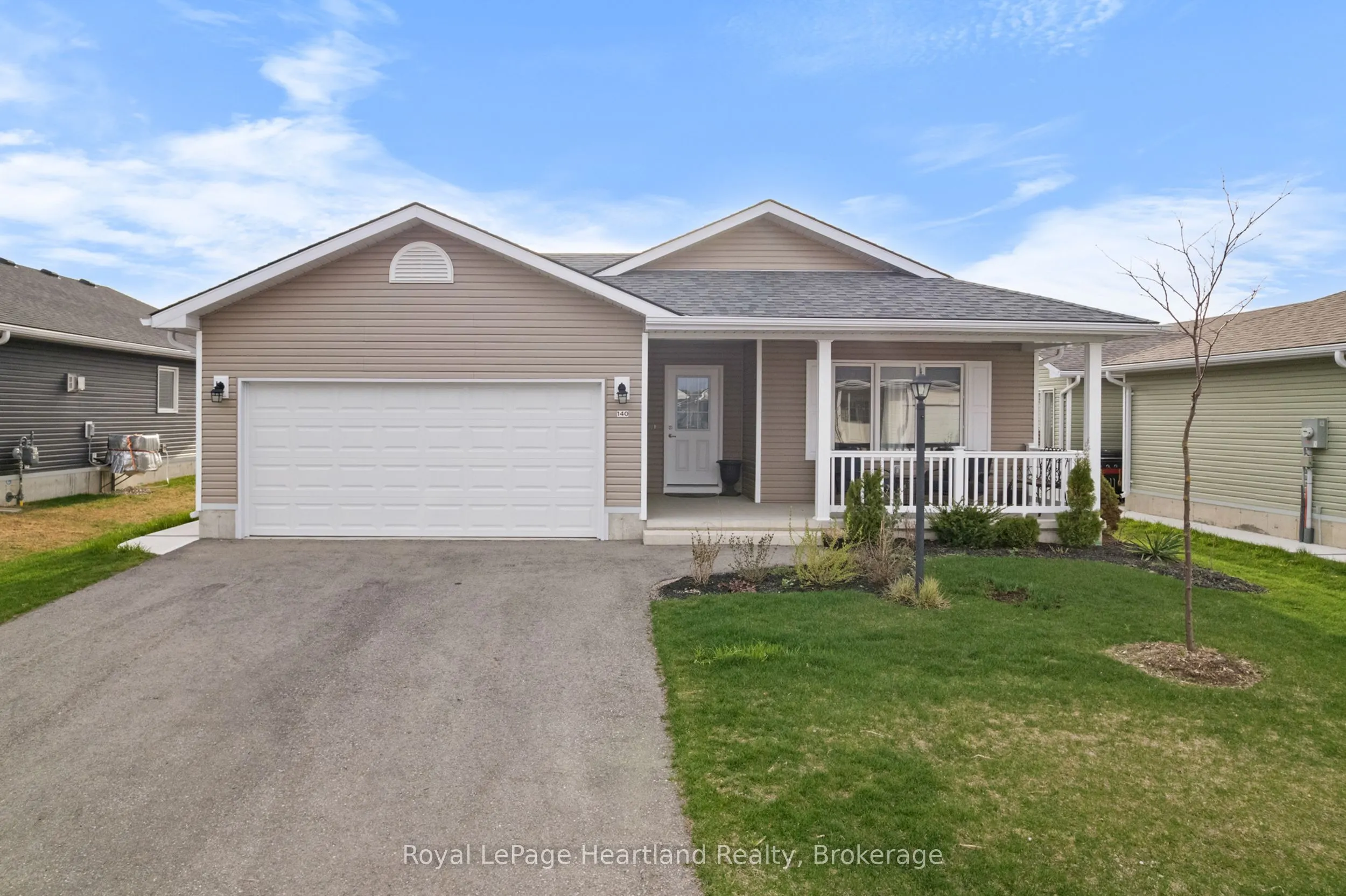 140 LAKE BREEZE Drive, #140